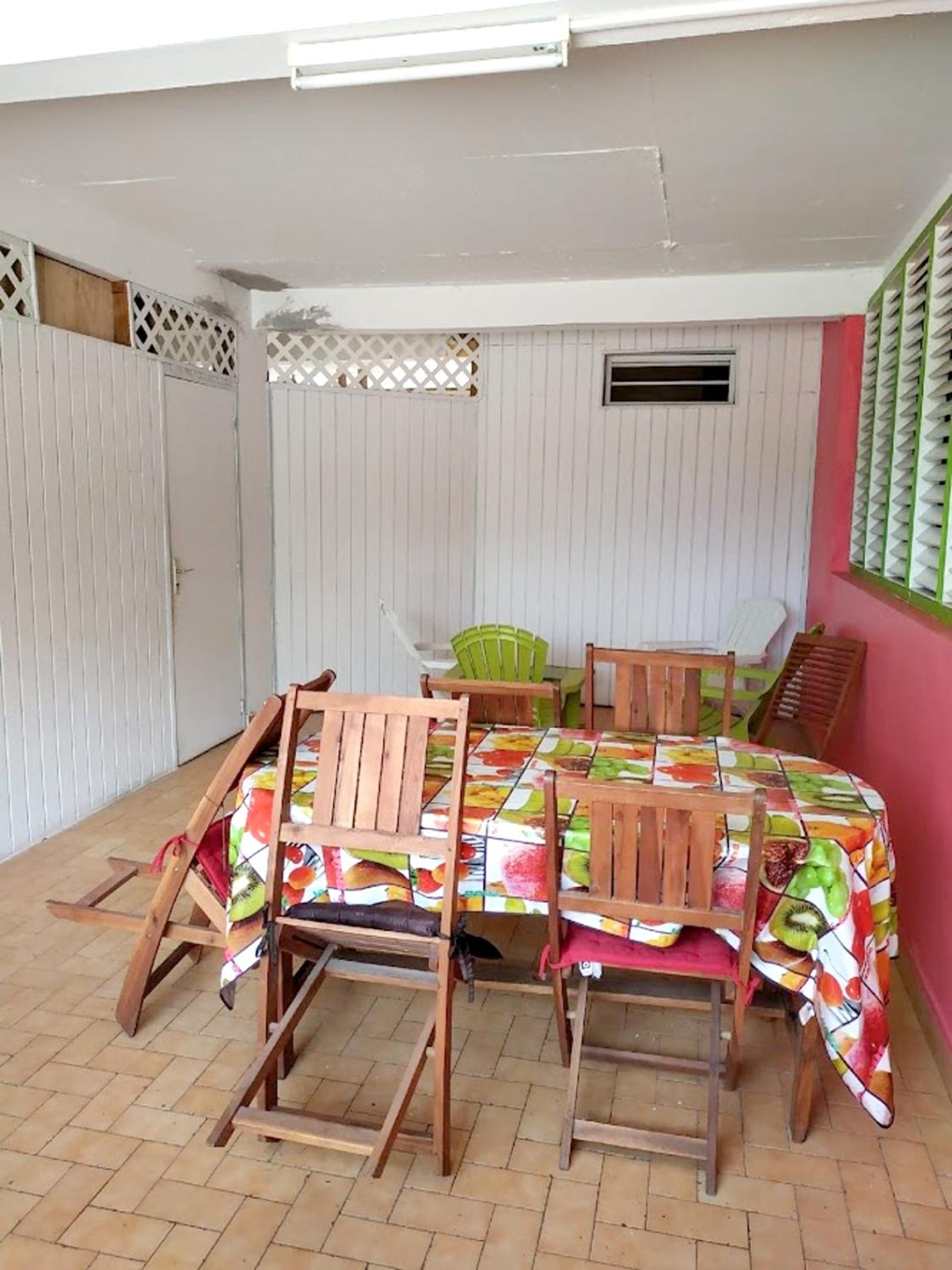 Appartement confortable à Sainte-Anne, 70m², vue jardin view 4