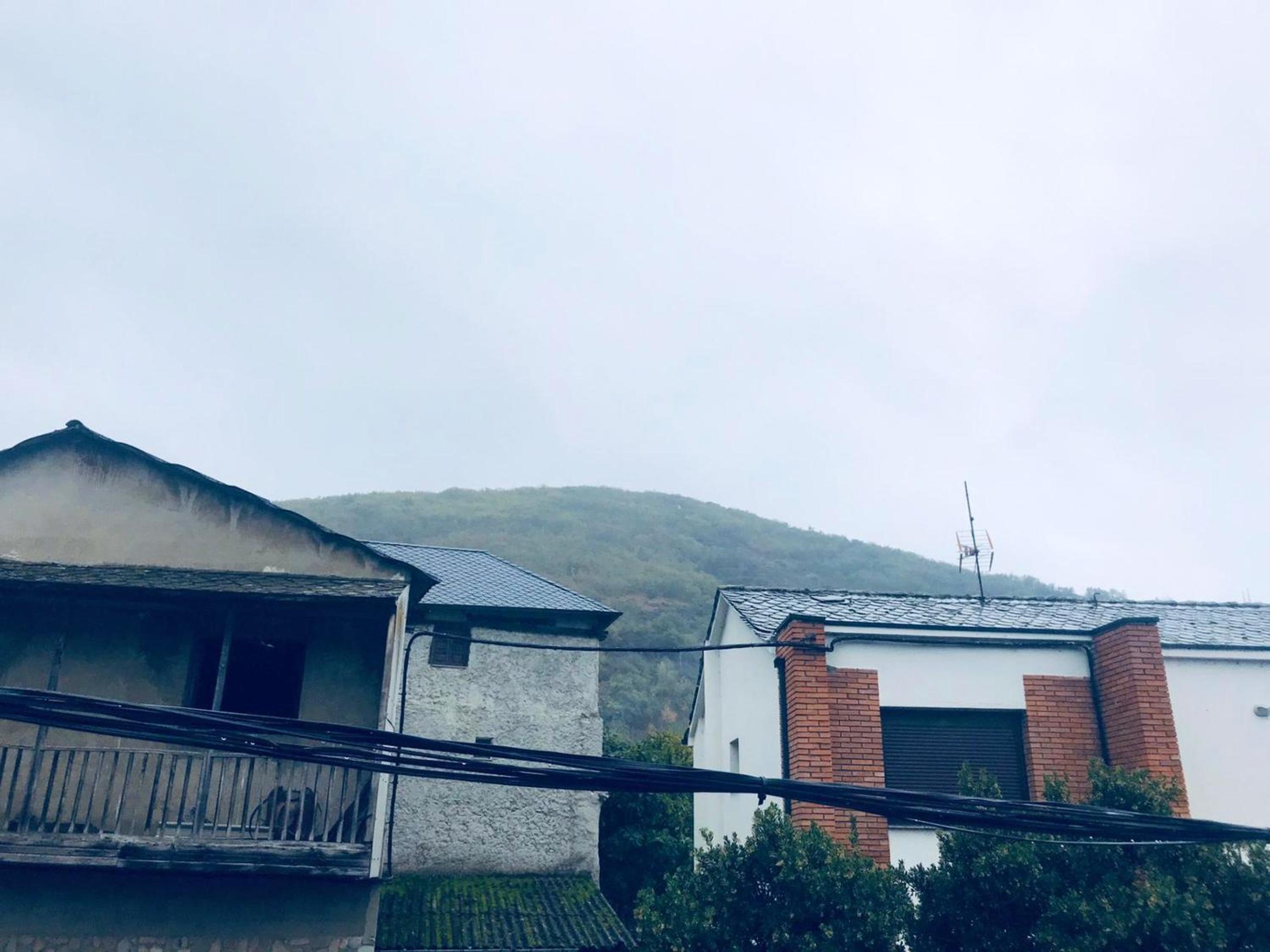 Spacious House in Molinaseca with Mountain View