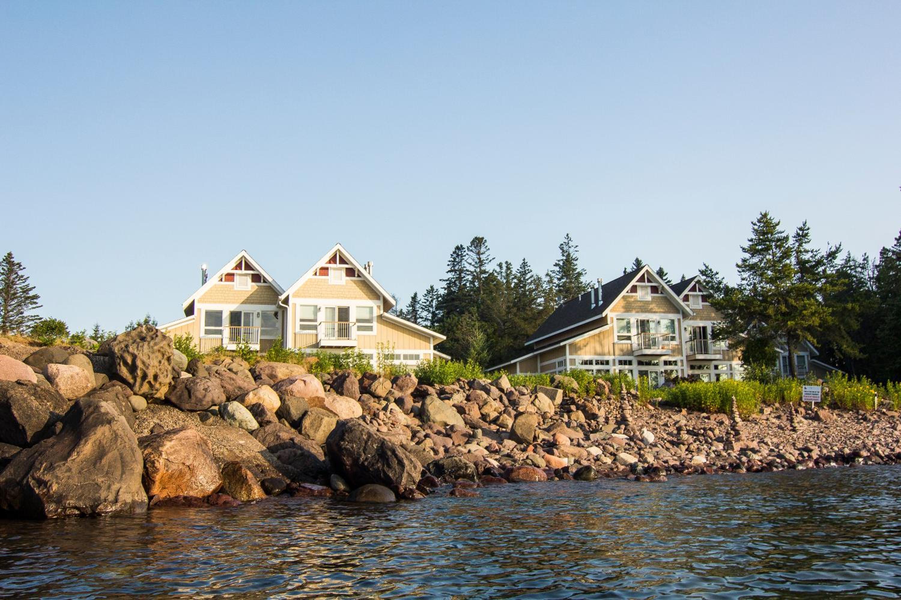 Larsmont Cottages