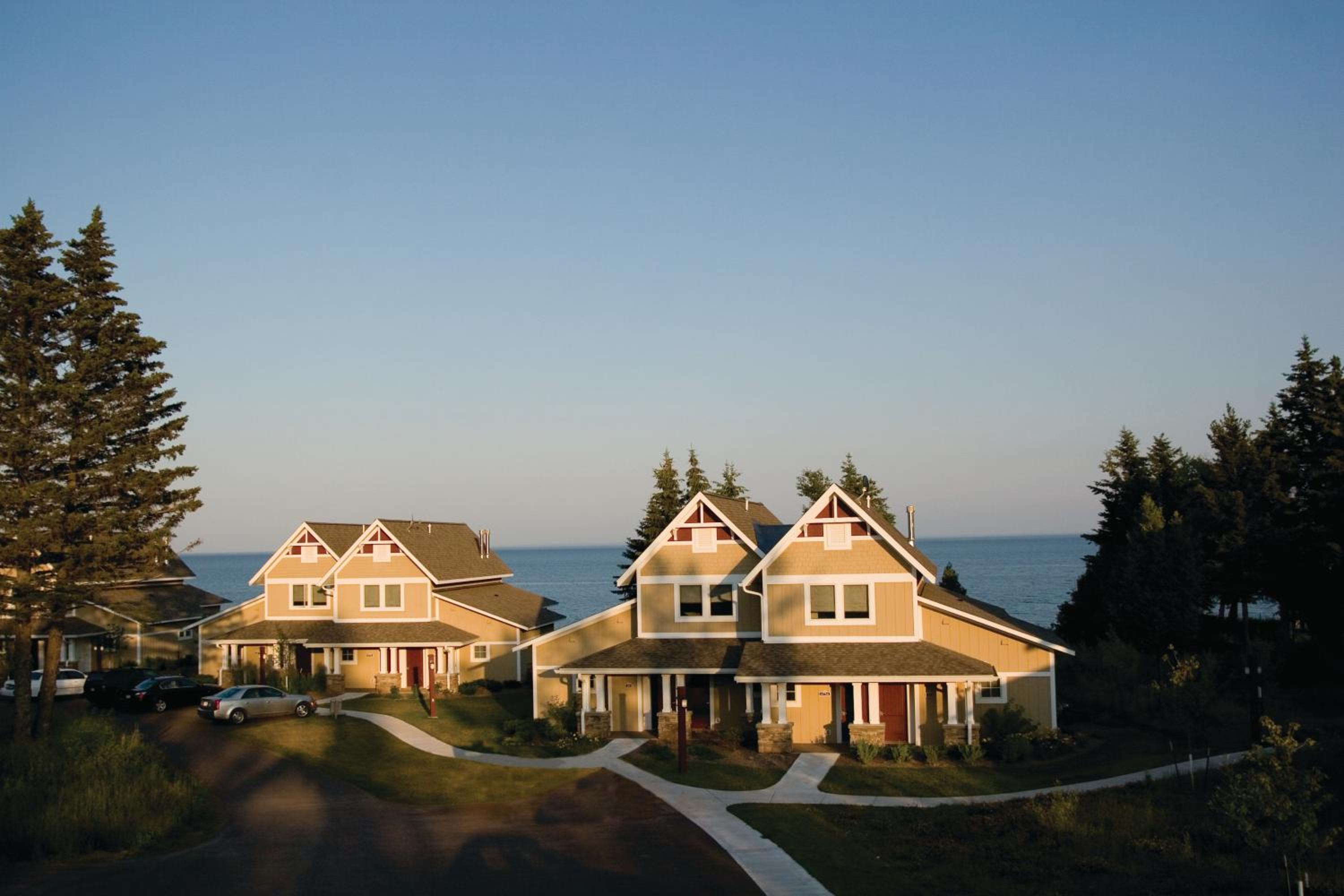 Larsmont Cottages