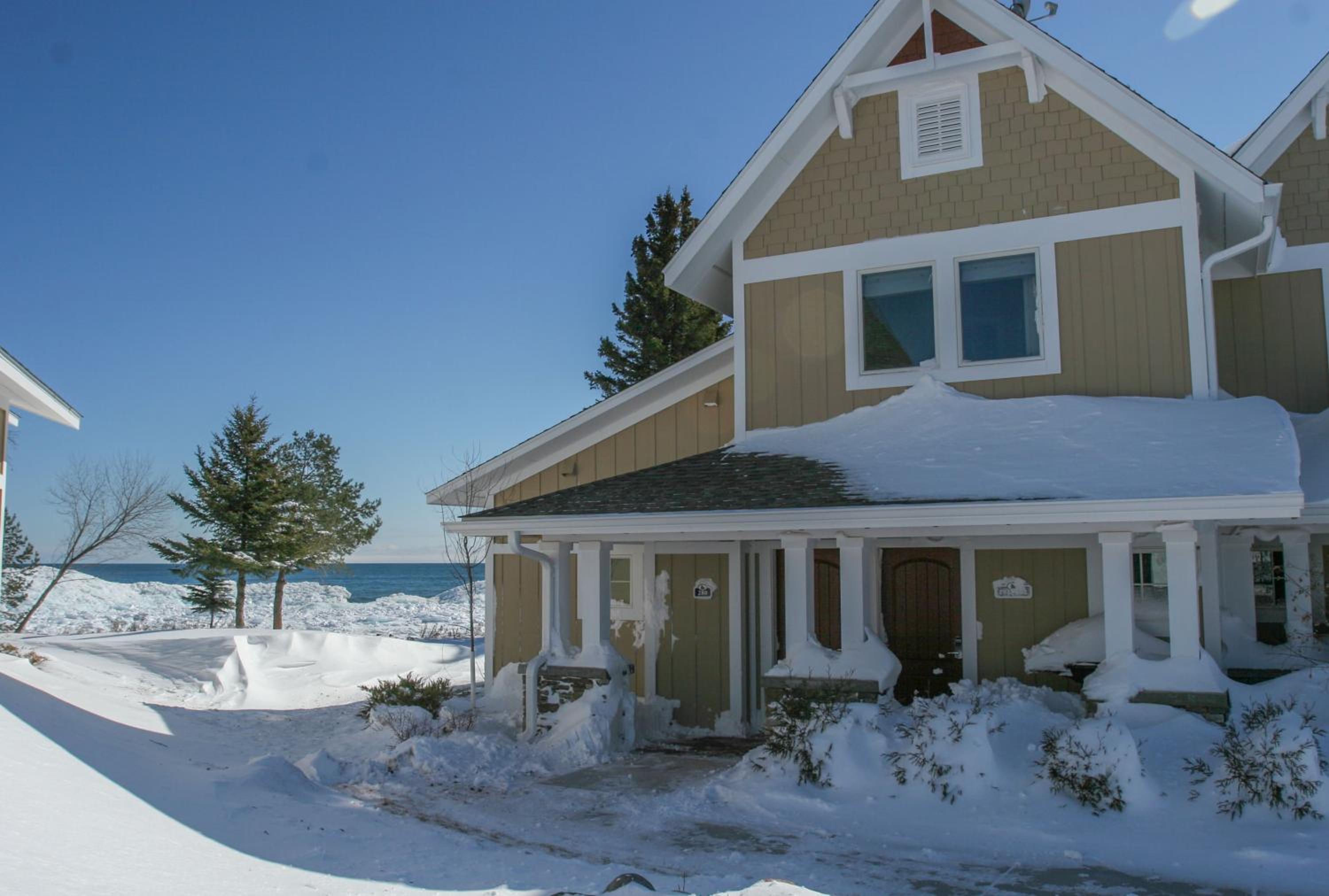 Hotel Larsmont Cottages