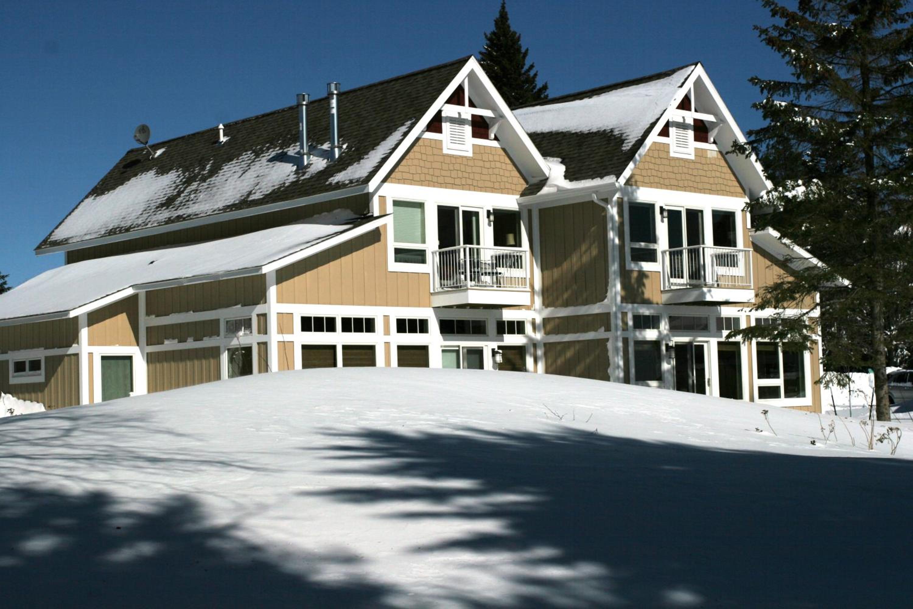 Larsmont Cottages