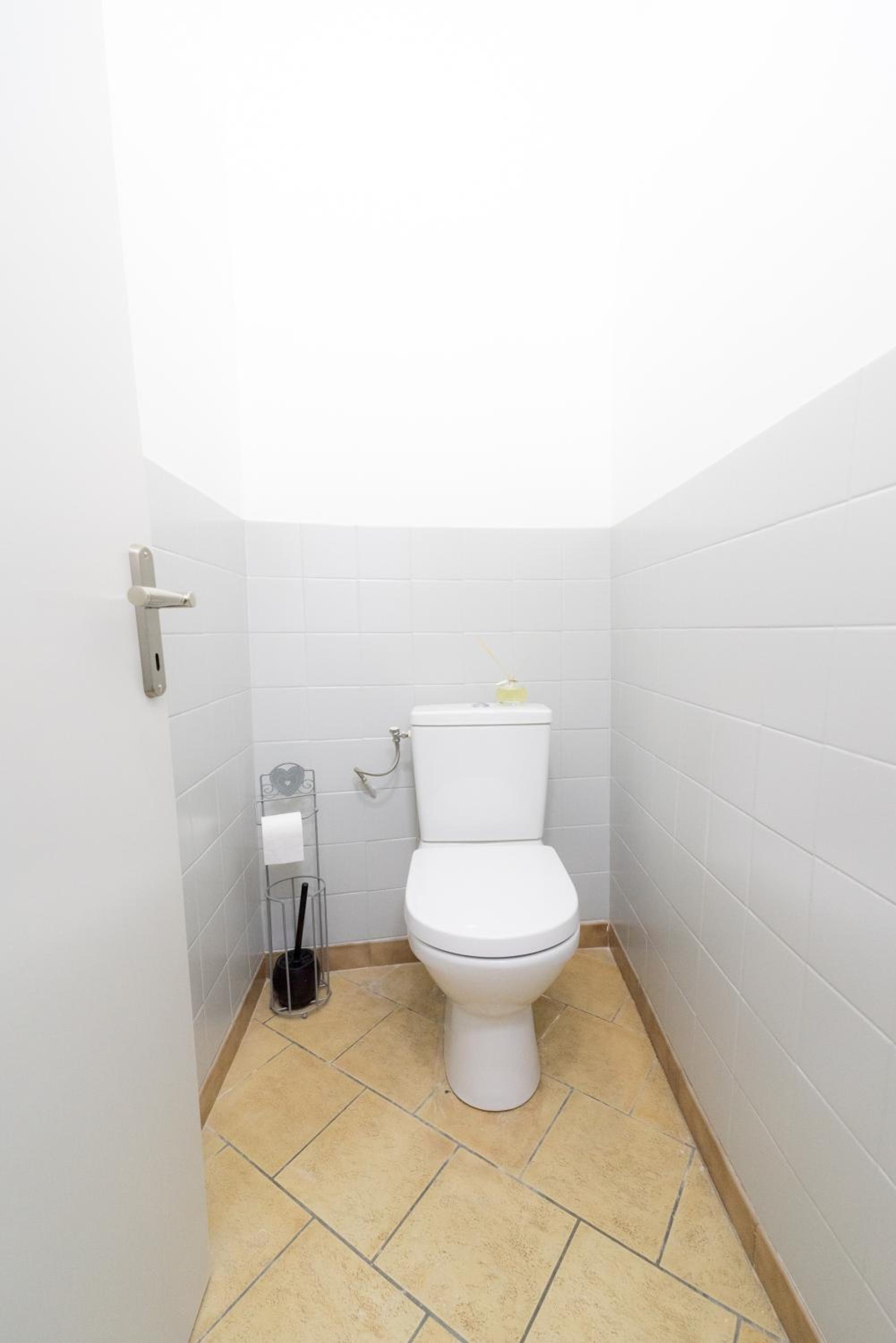 Ravissant Triplex et Duplex au Centre de Pont St Esprit view 4