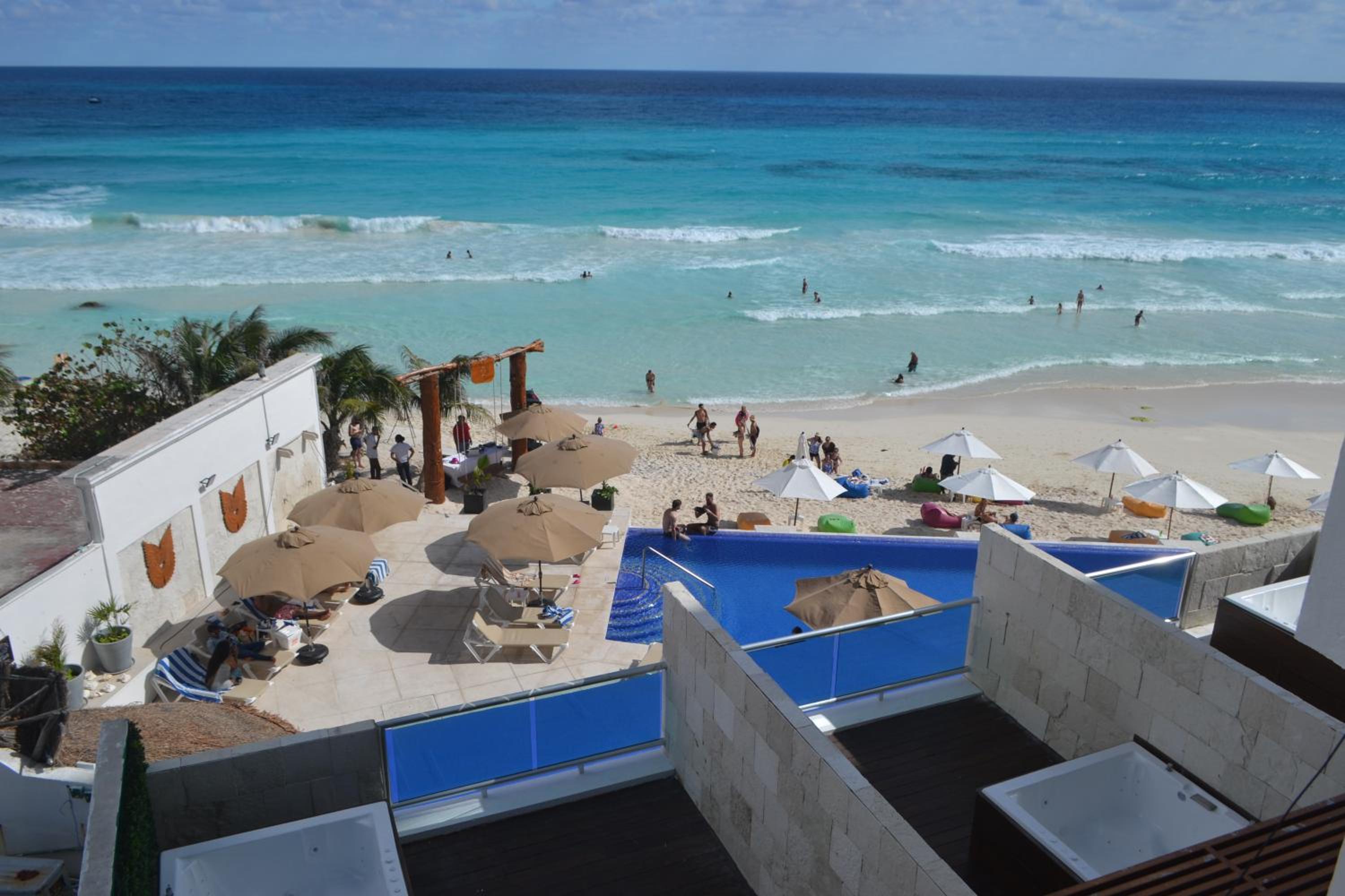 GIRASOL CONDO CANCUN BEAcH