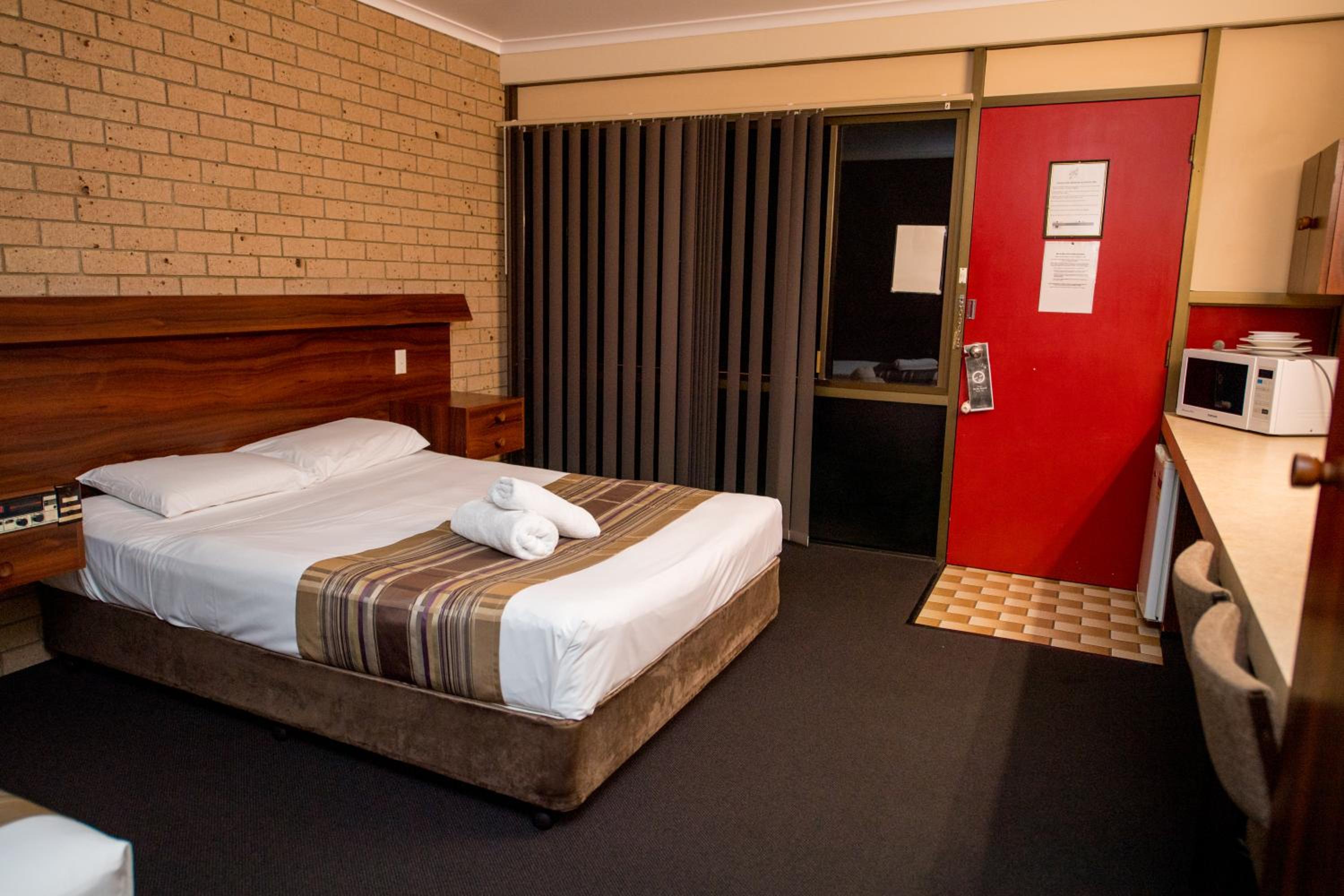 Sarina Motor Inn