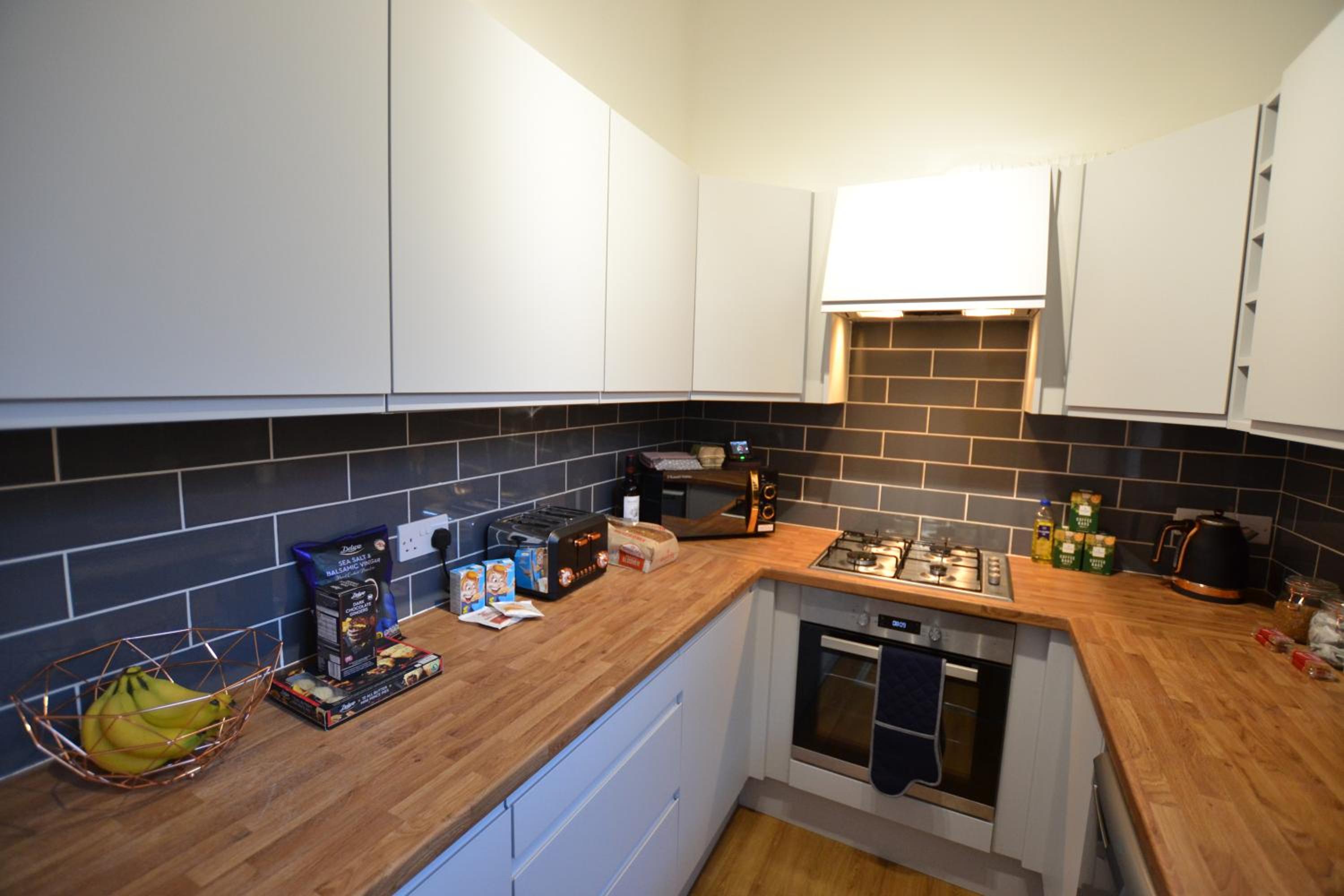 Mayflower 2 bed Boutique Apartment - STAYSEEKERS 3