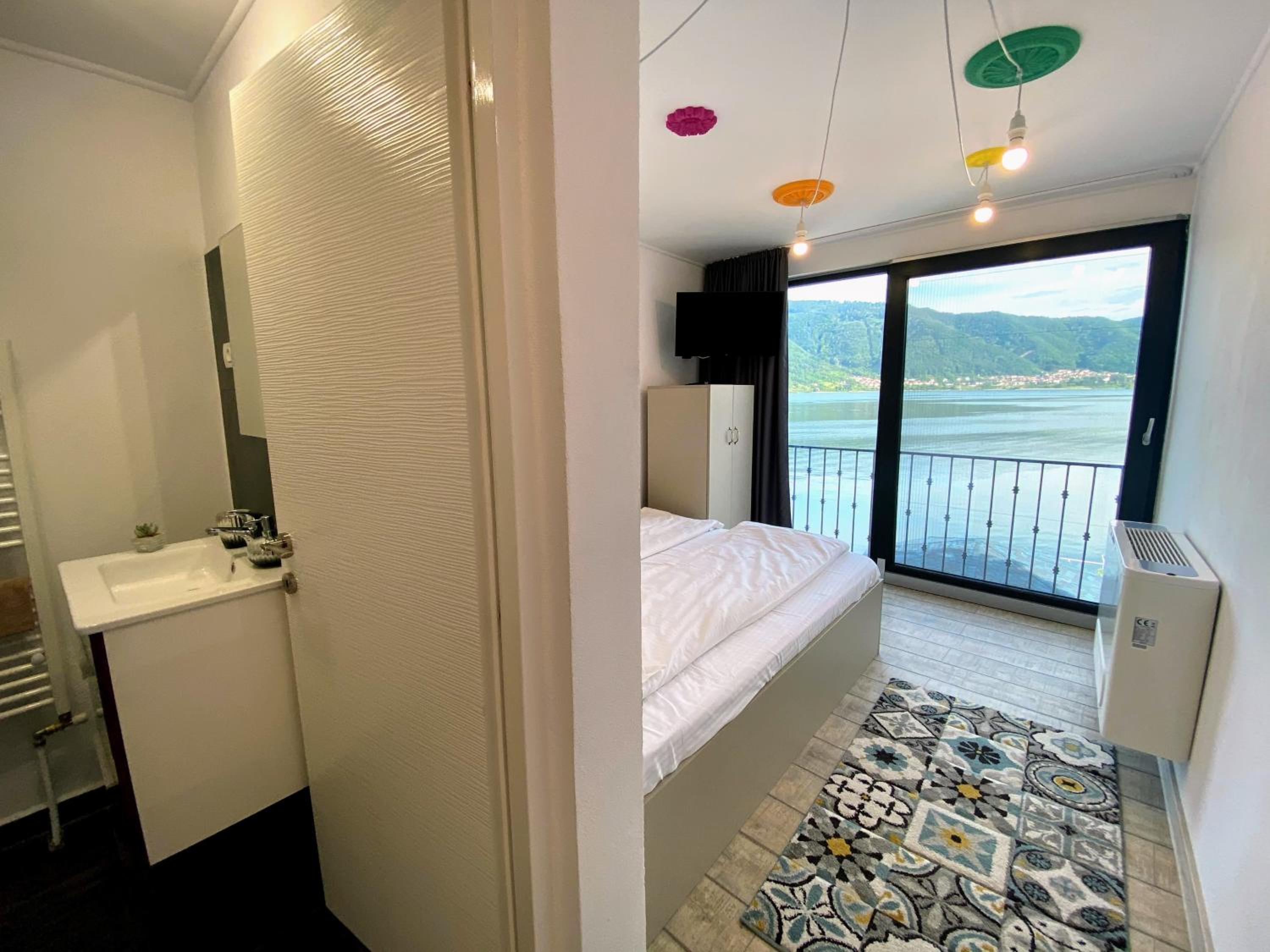 NOAH river house view 5