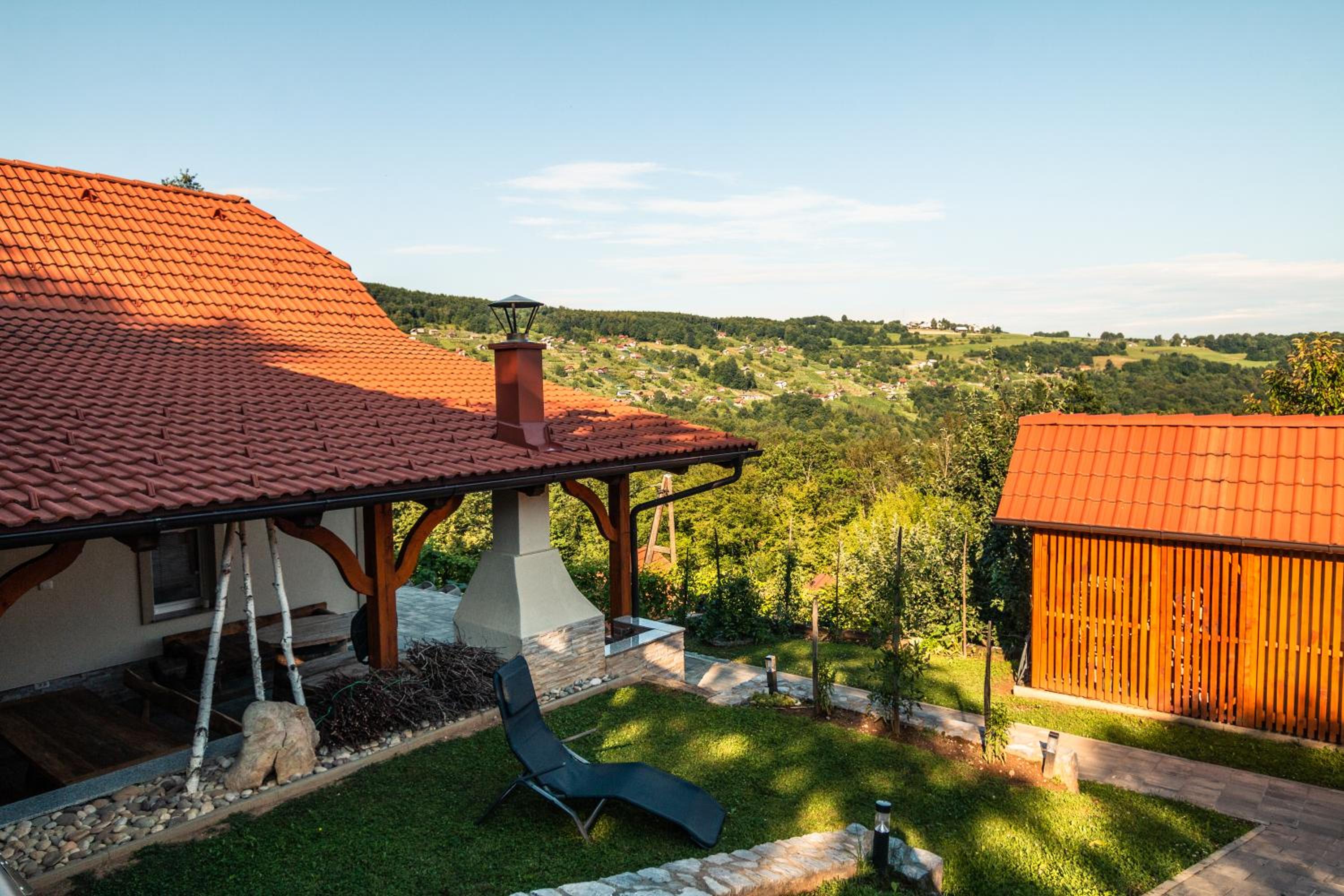 Vineyard cottage Na hribu view 2
