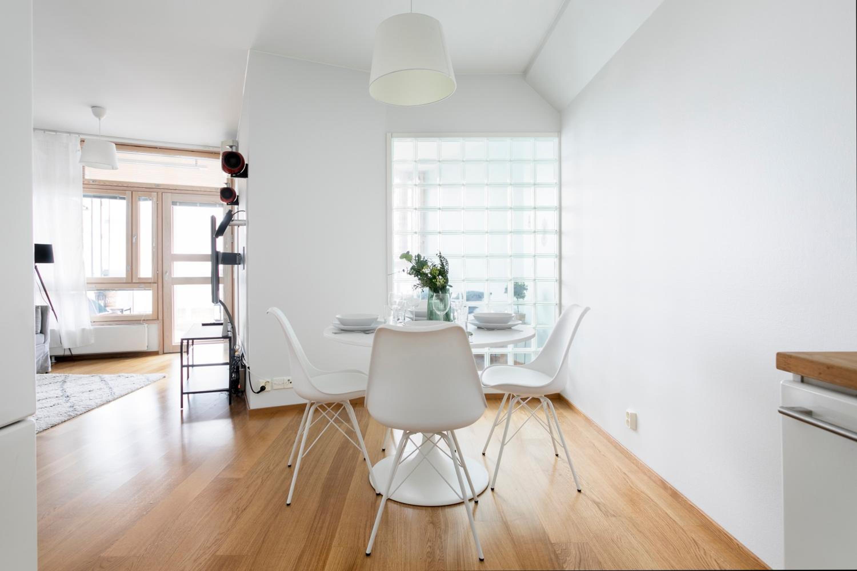 2ndhomes Luxury Kamppi Center Apartment with Spa and Terrace