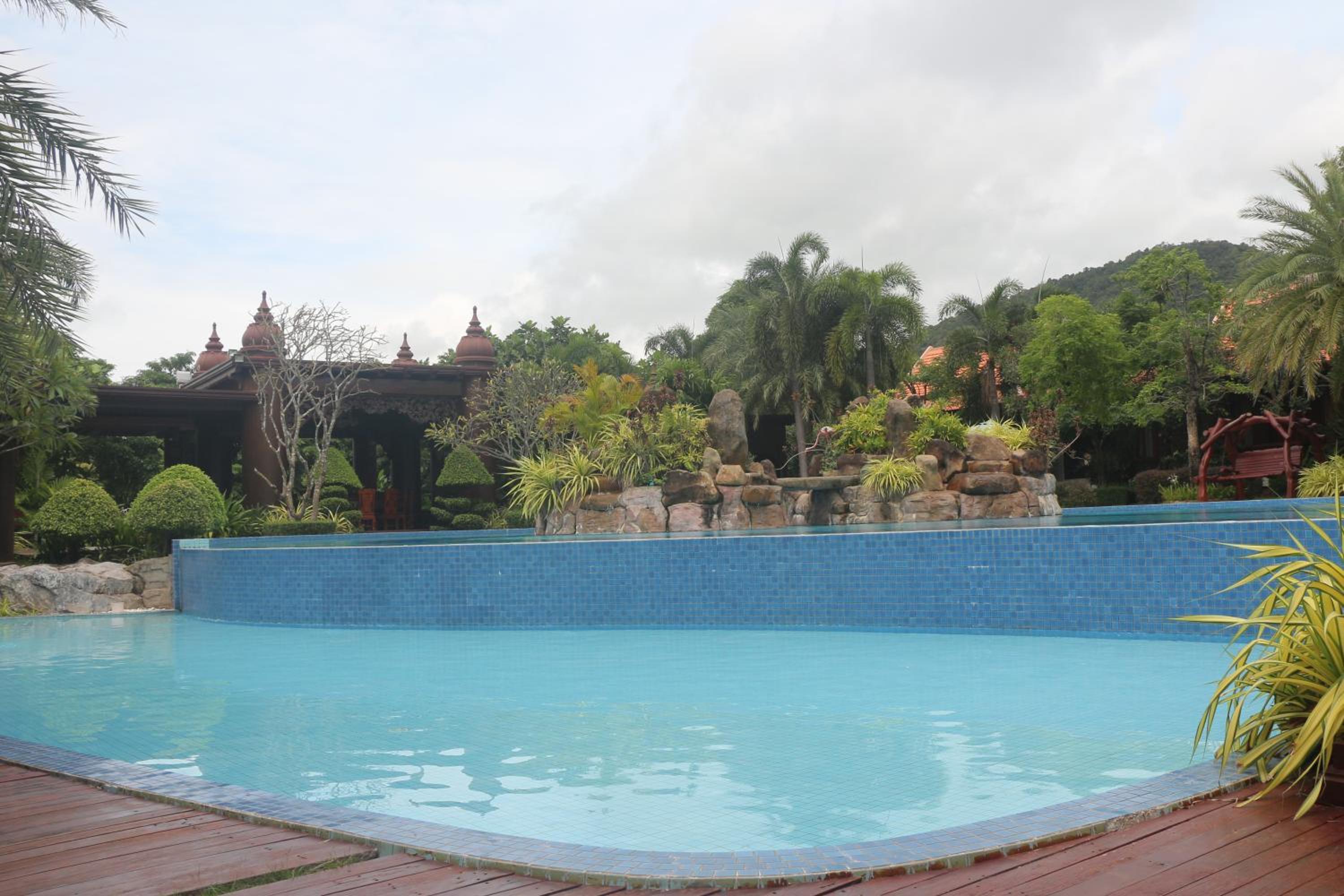 Try Palace Resort Kep