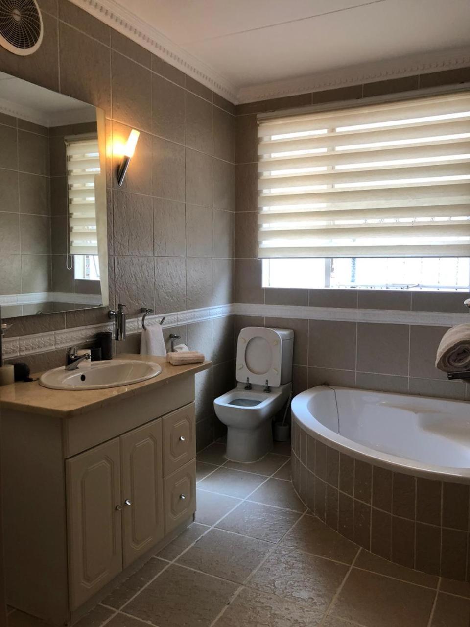 FM GUEST LODGE Comfort, Tranquility & Peace of Mind