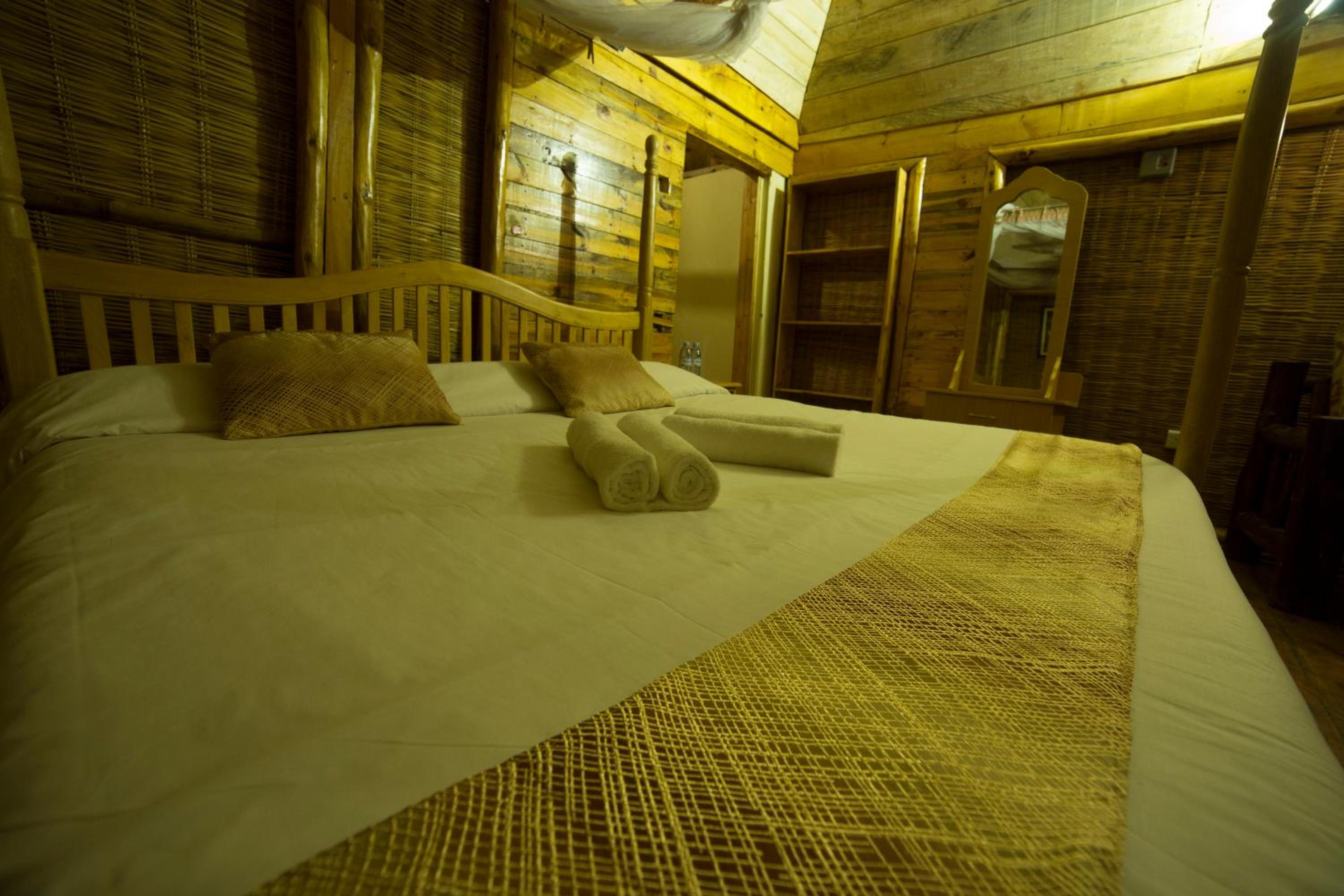 Lake Bunyonyi Eco Resort