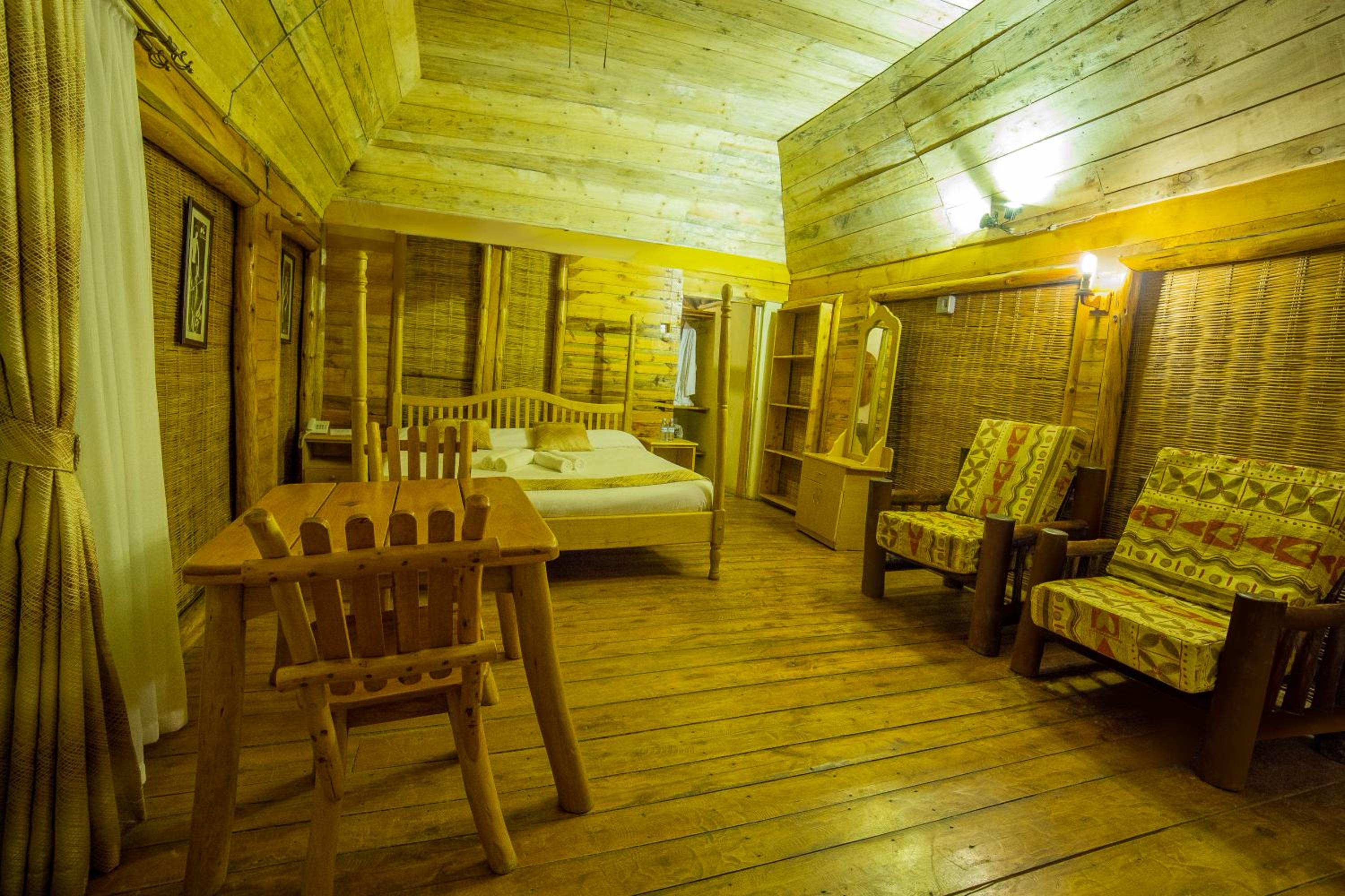 Lake Bunyonyi Eco Resort