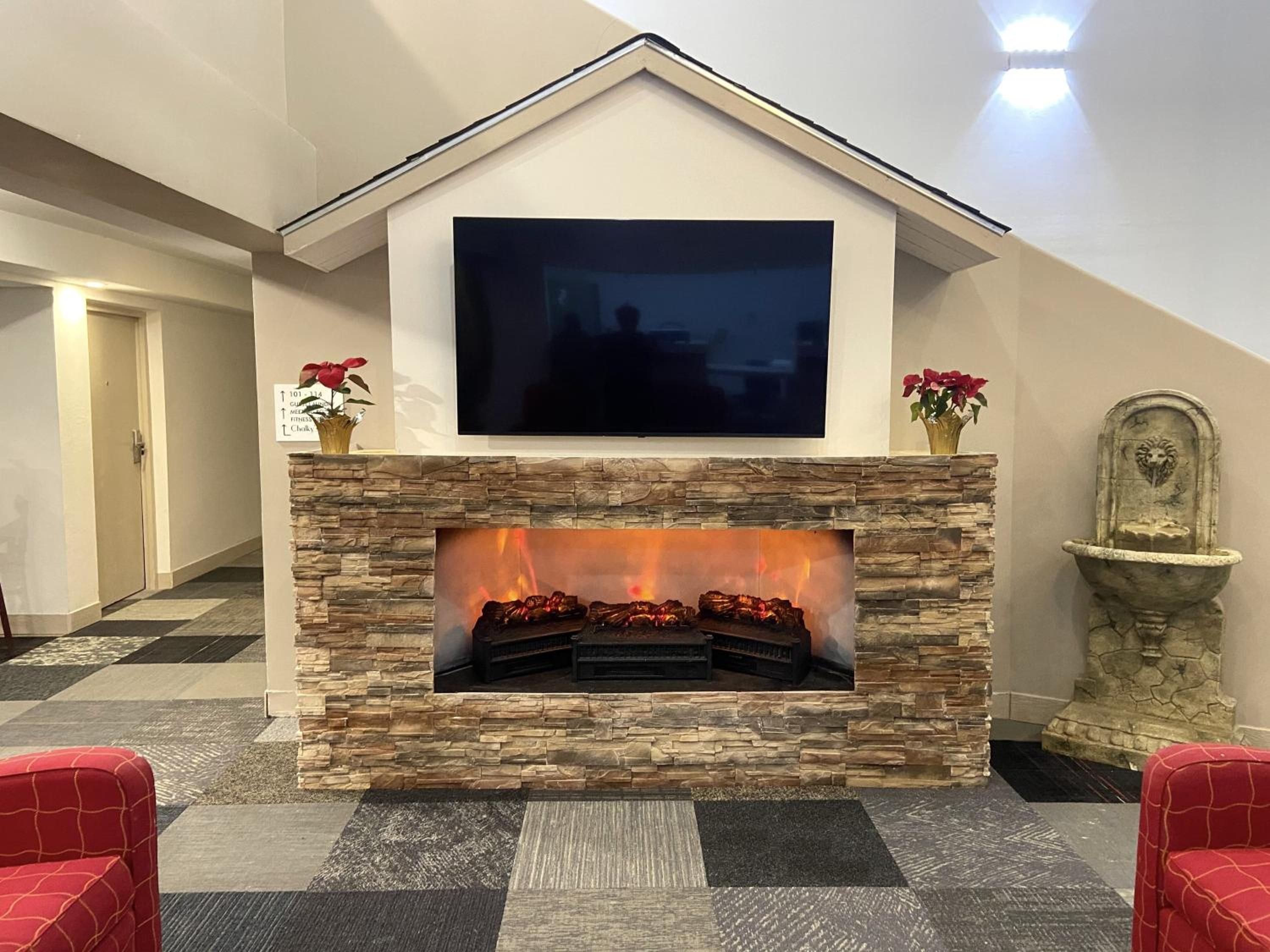 Carbondale Vacations - University Inn of Carbondale - Property Image 5