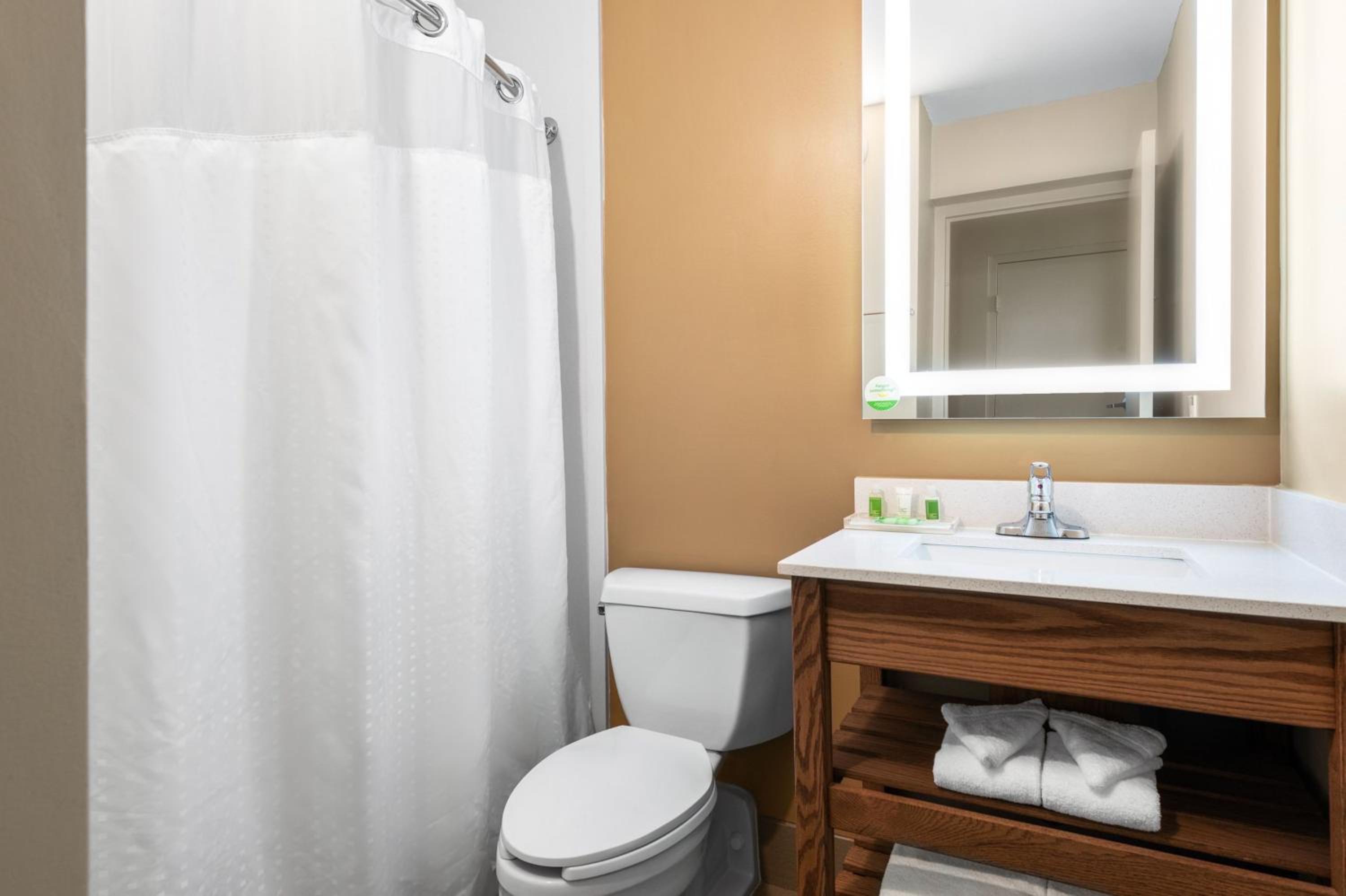 Doubletree By Hilton Greensboro Airport
