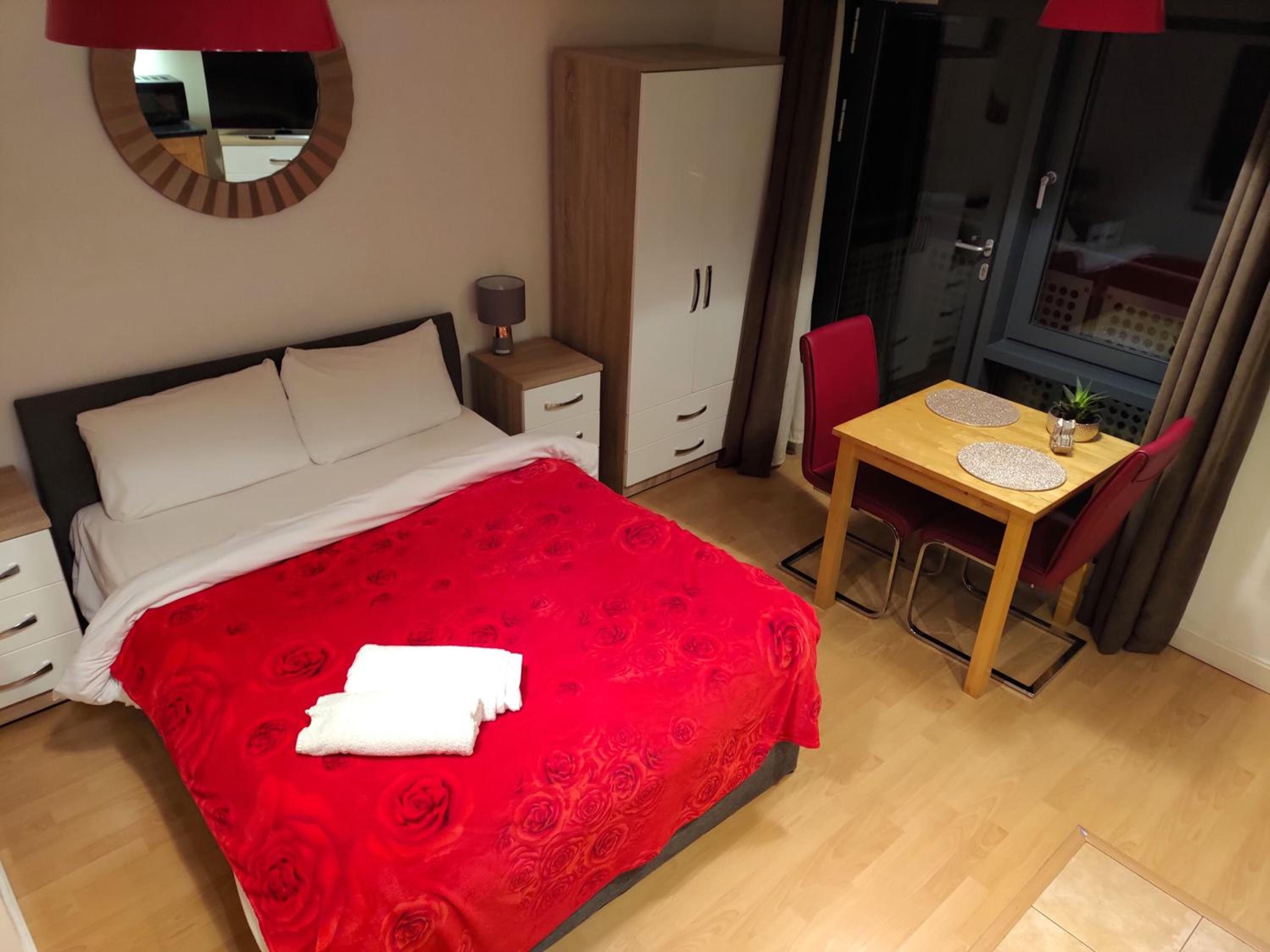 Leicester Vacations - Empire Serviced Apartments - Property Image 45