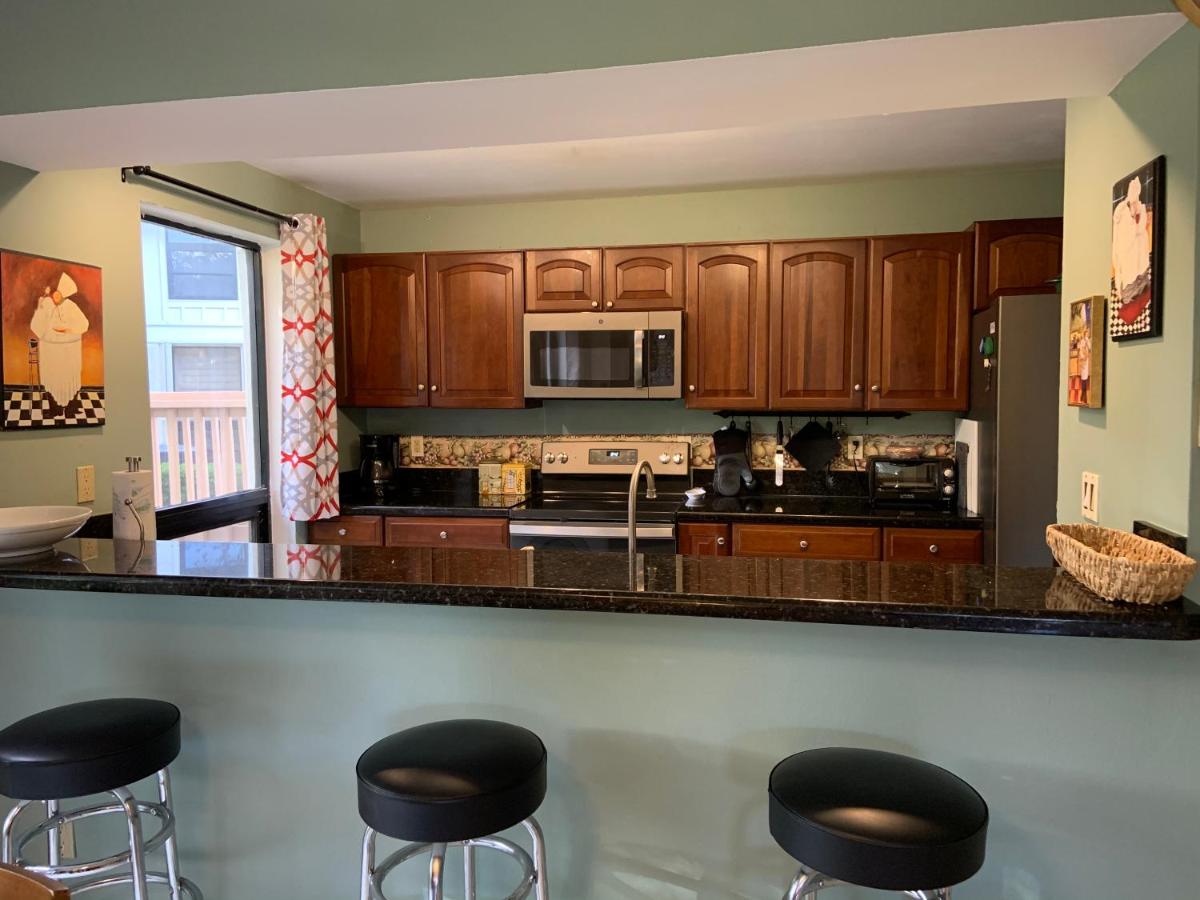 PGA National Resort Golf Villa - Pool Side Executive Two Bedroom First Floor - Property Image 16