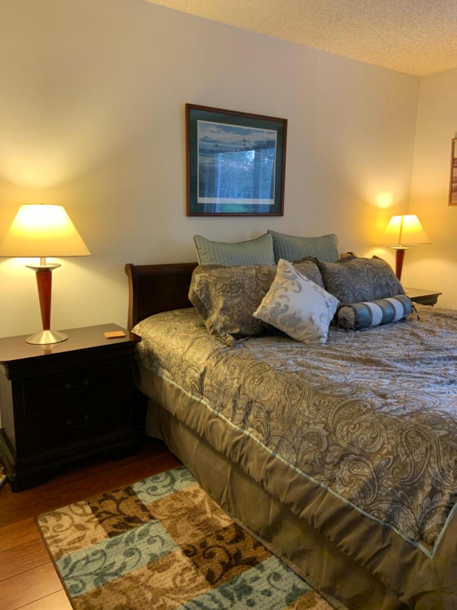 PGA National Resort Golf Villa - Pool Side Executive Two Bedroom First Floor - Property Image 28