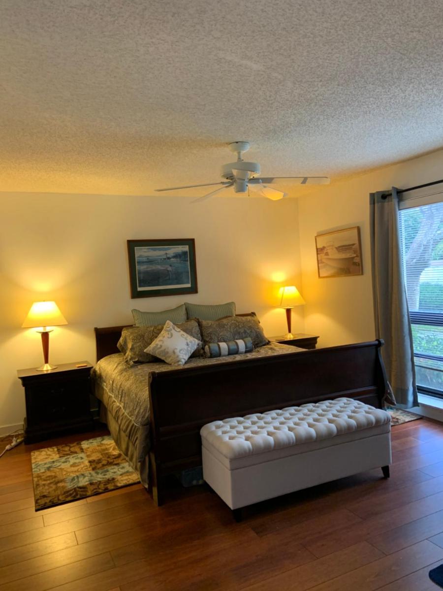 West Palm Beach Vacations - PGA National Resort Golf Villa - Pool Side Executive Two Bedroom First Floor - Property Image 5