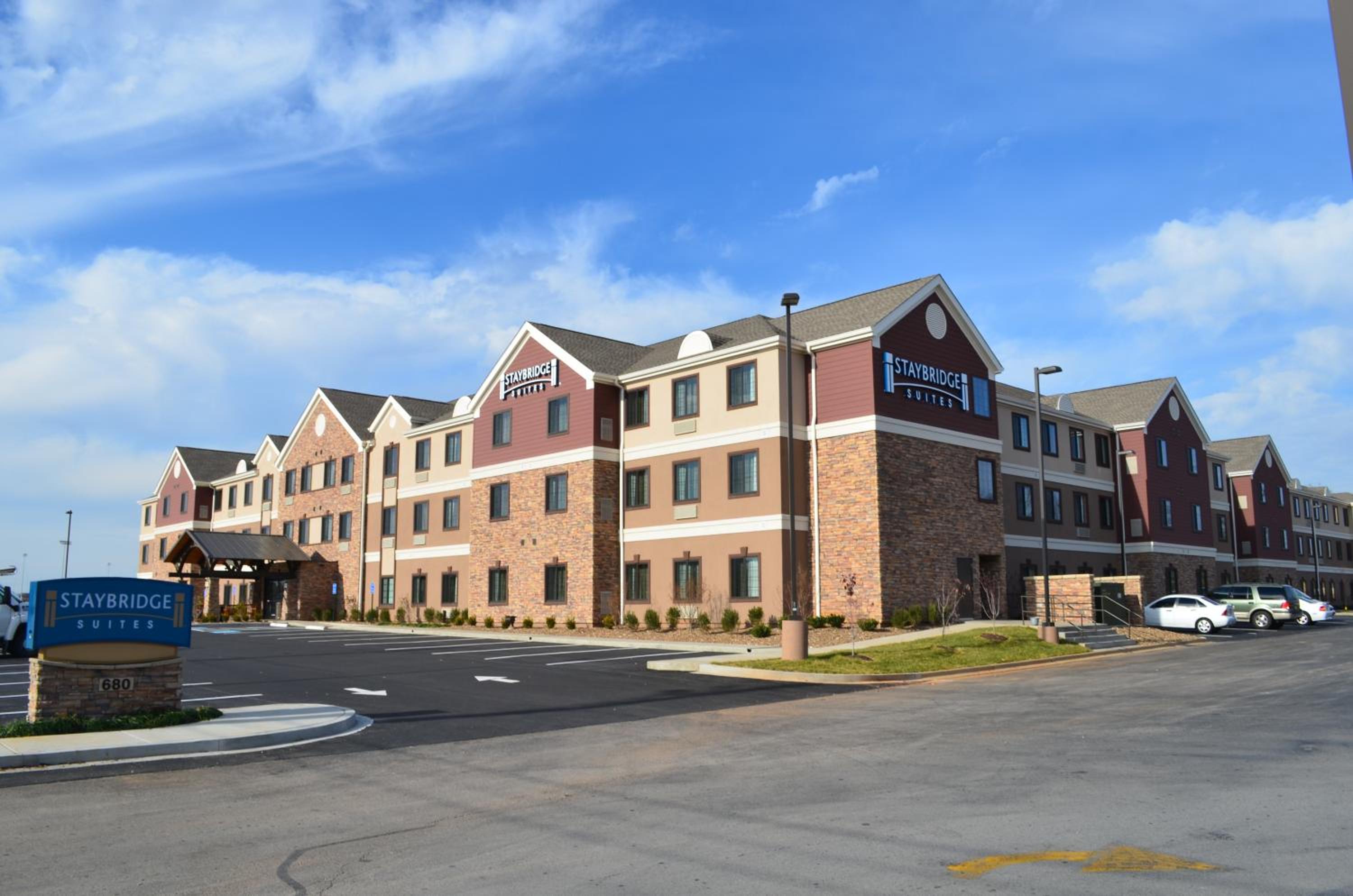 Hotel Staybridge Suites Bowling Green, an IHG Hotel - Image 1