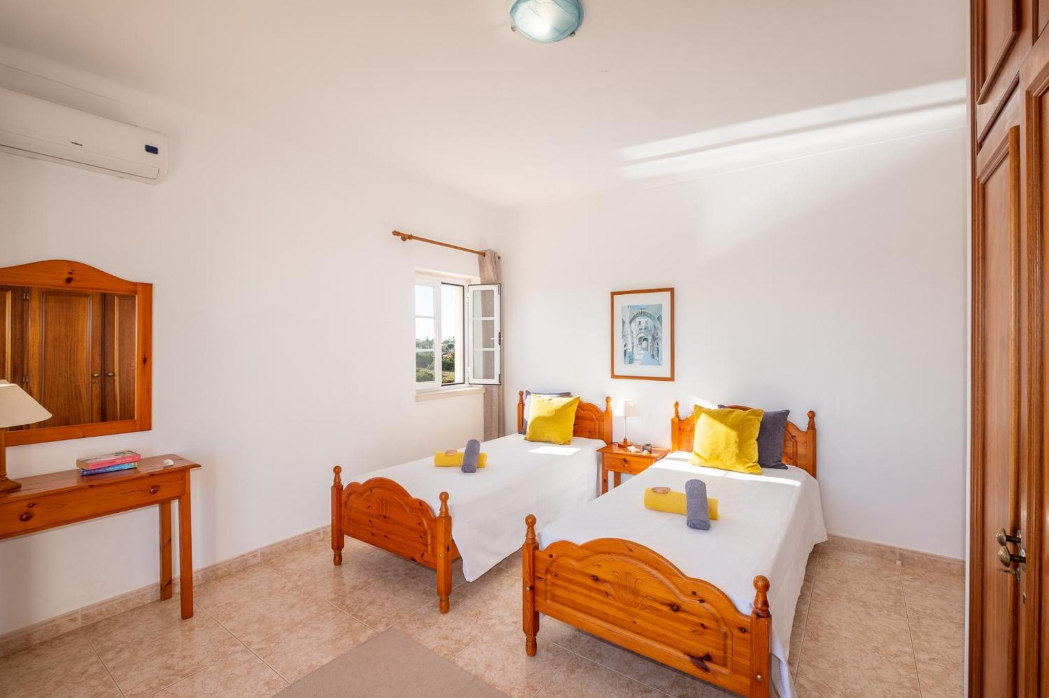 Villa Sunrise - com piscina privada e BBQ em Carvoeiro