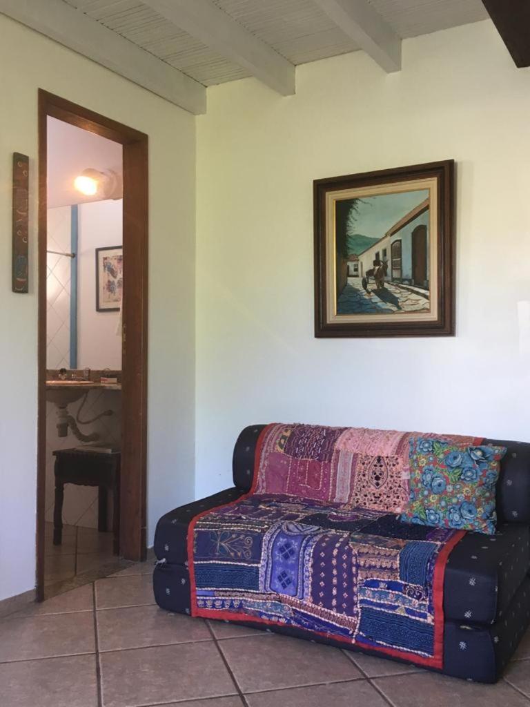 Refúgio Aconchegante no Peró Jardim Privativo Wi-Fi Ideal Casais Famílias e Home Office