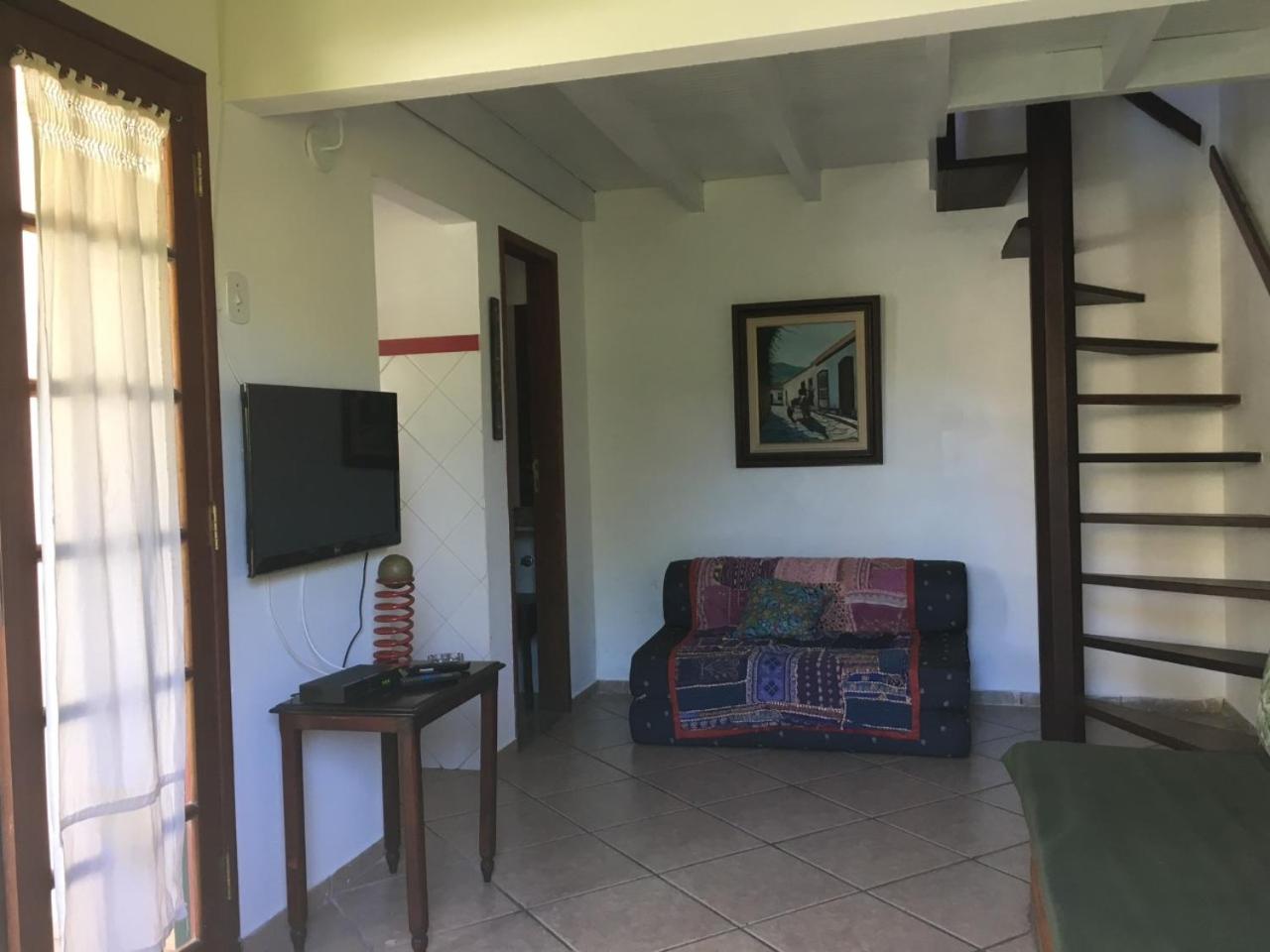 Refúgio Aconchegante no Peró Jardim Privativo Wi-Fi Ideal Casais Famílias e Home Office