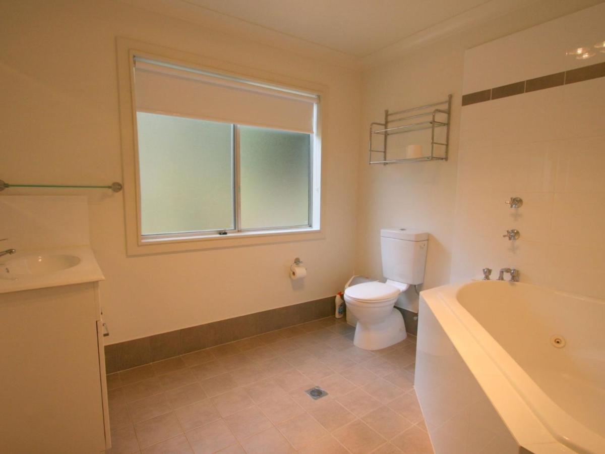 14 Cobbon Crescent