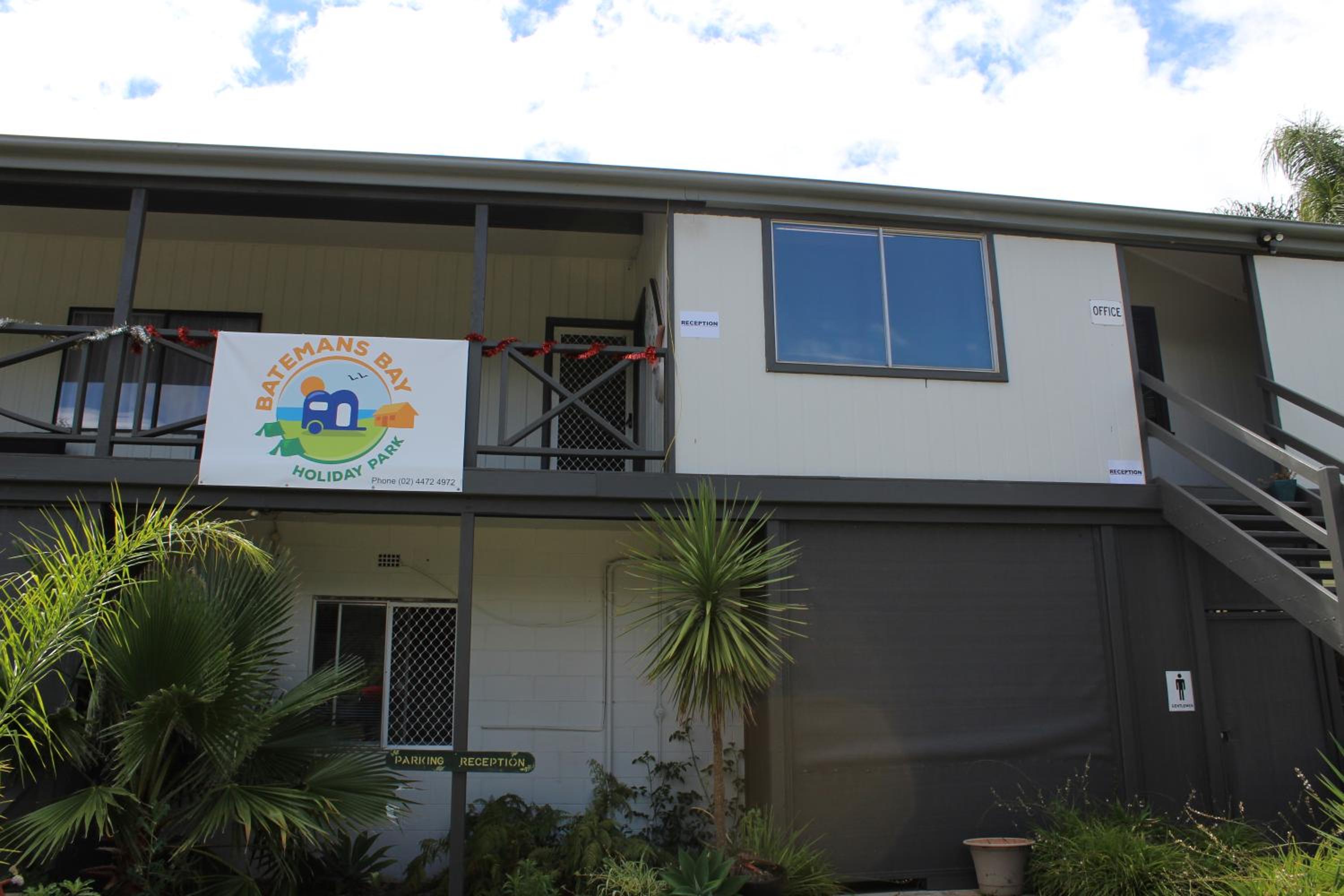 Batemans Bay Holiday Park & Hostel