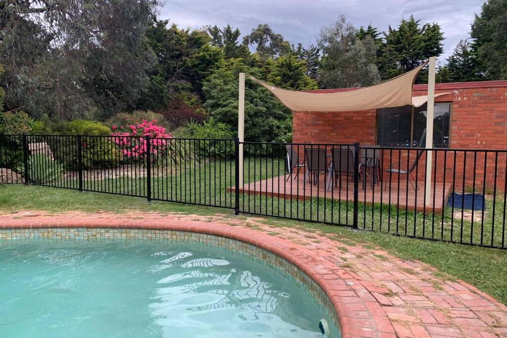 Willunga Cottage — Sweet Country Retreat