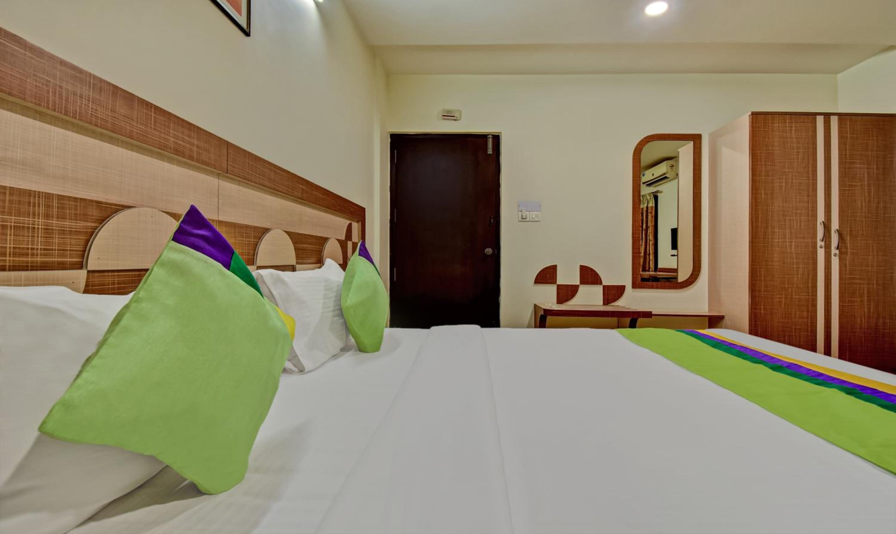 Treebo Premium Raj Elegance Manyata Tech Park