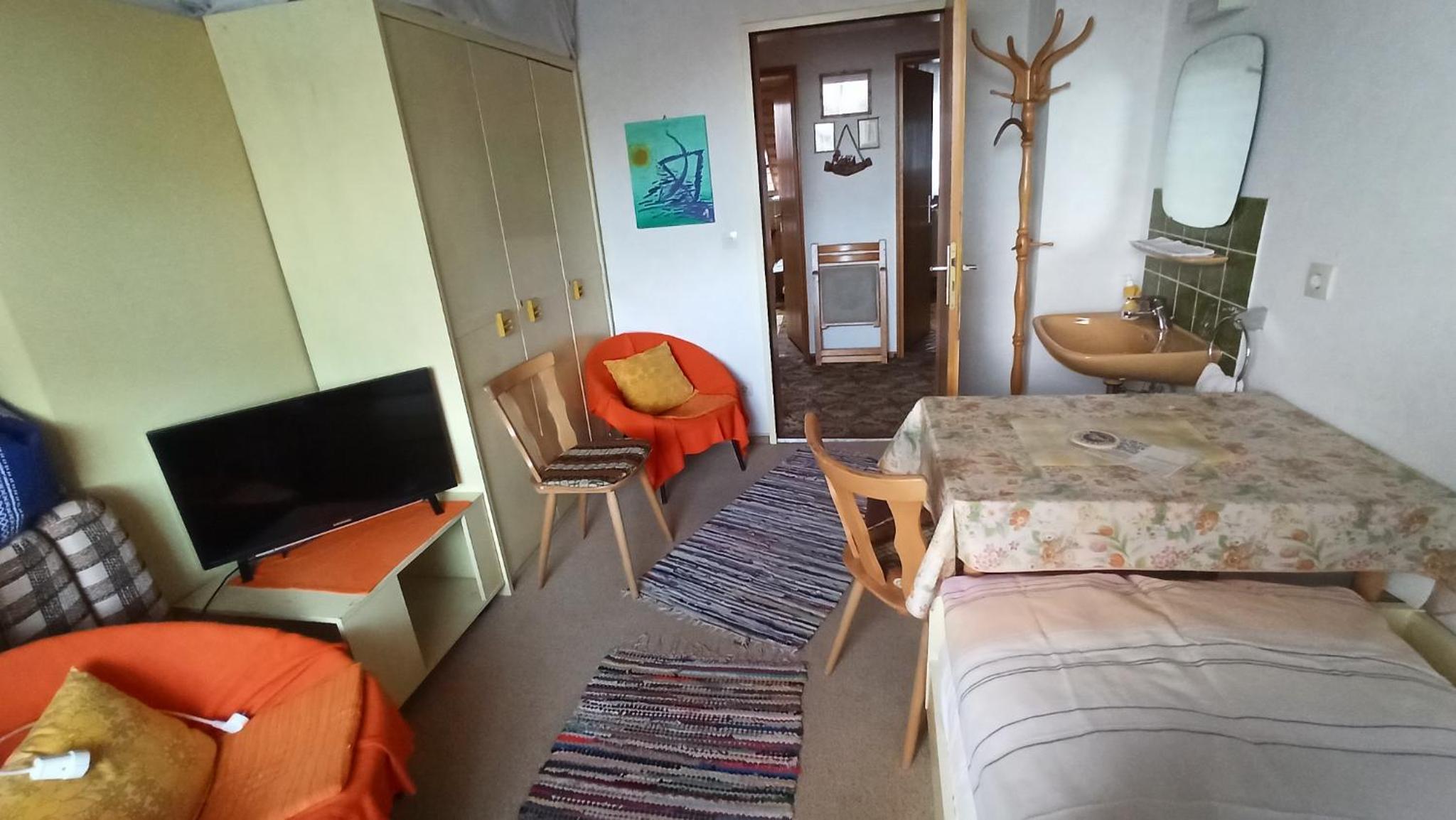 Photo 18