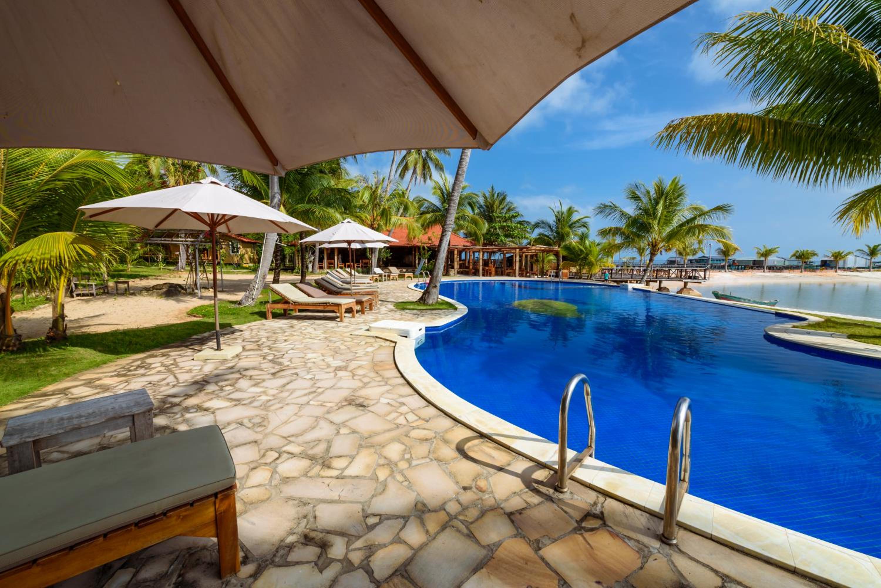 Mango Beach Resort