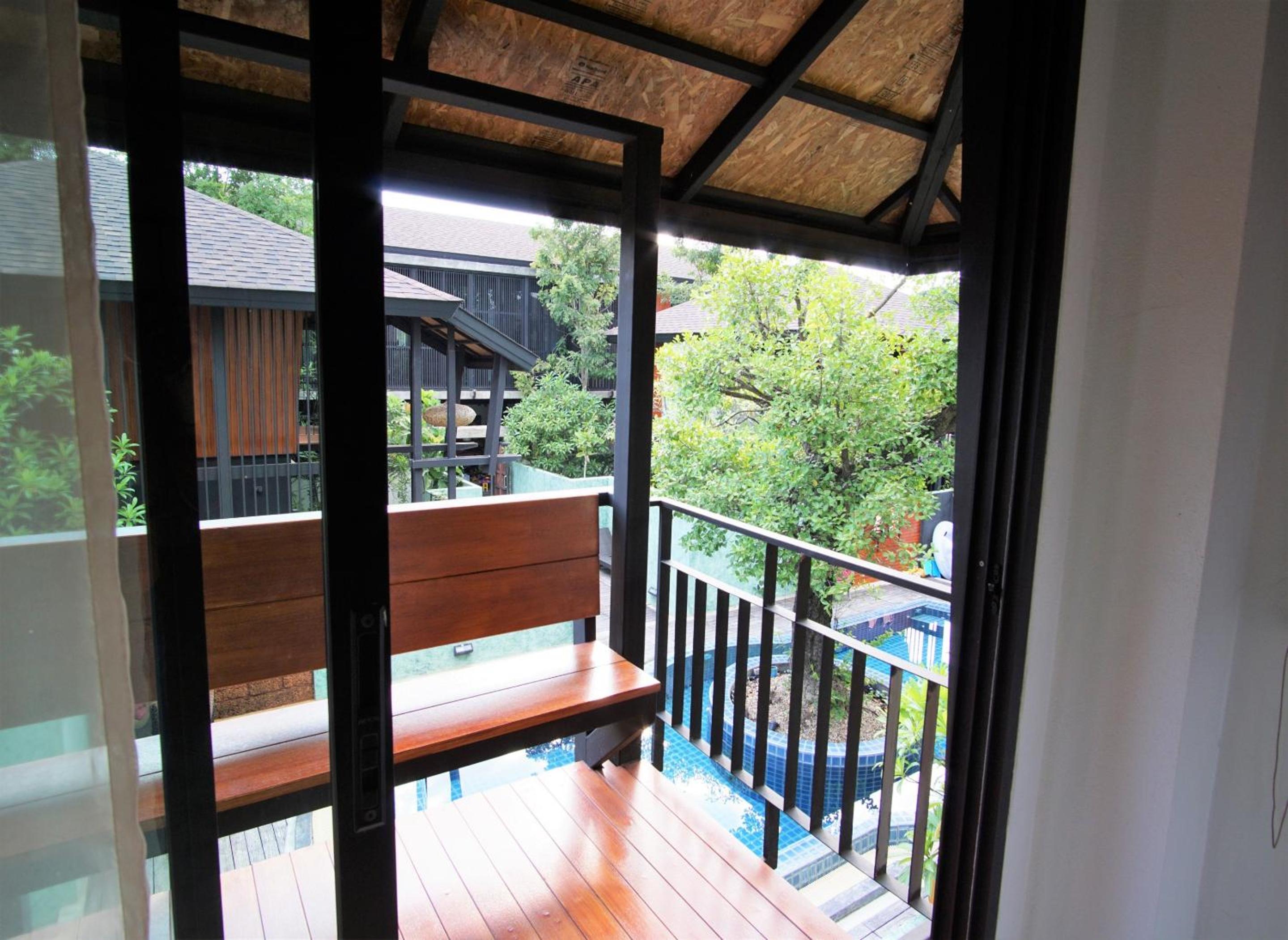 At Leaf Villa