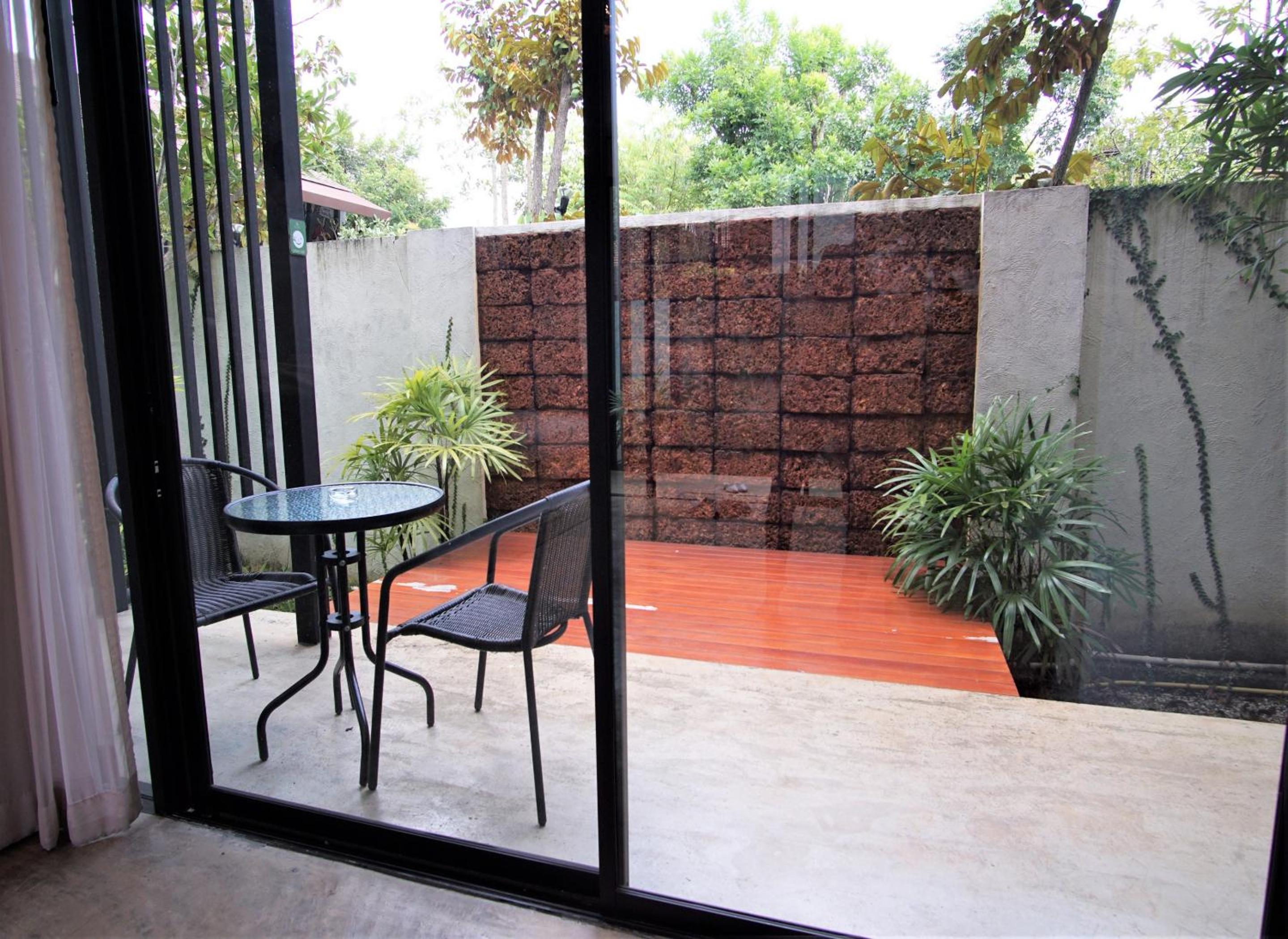 At Leaf Villa