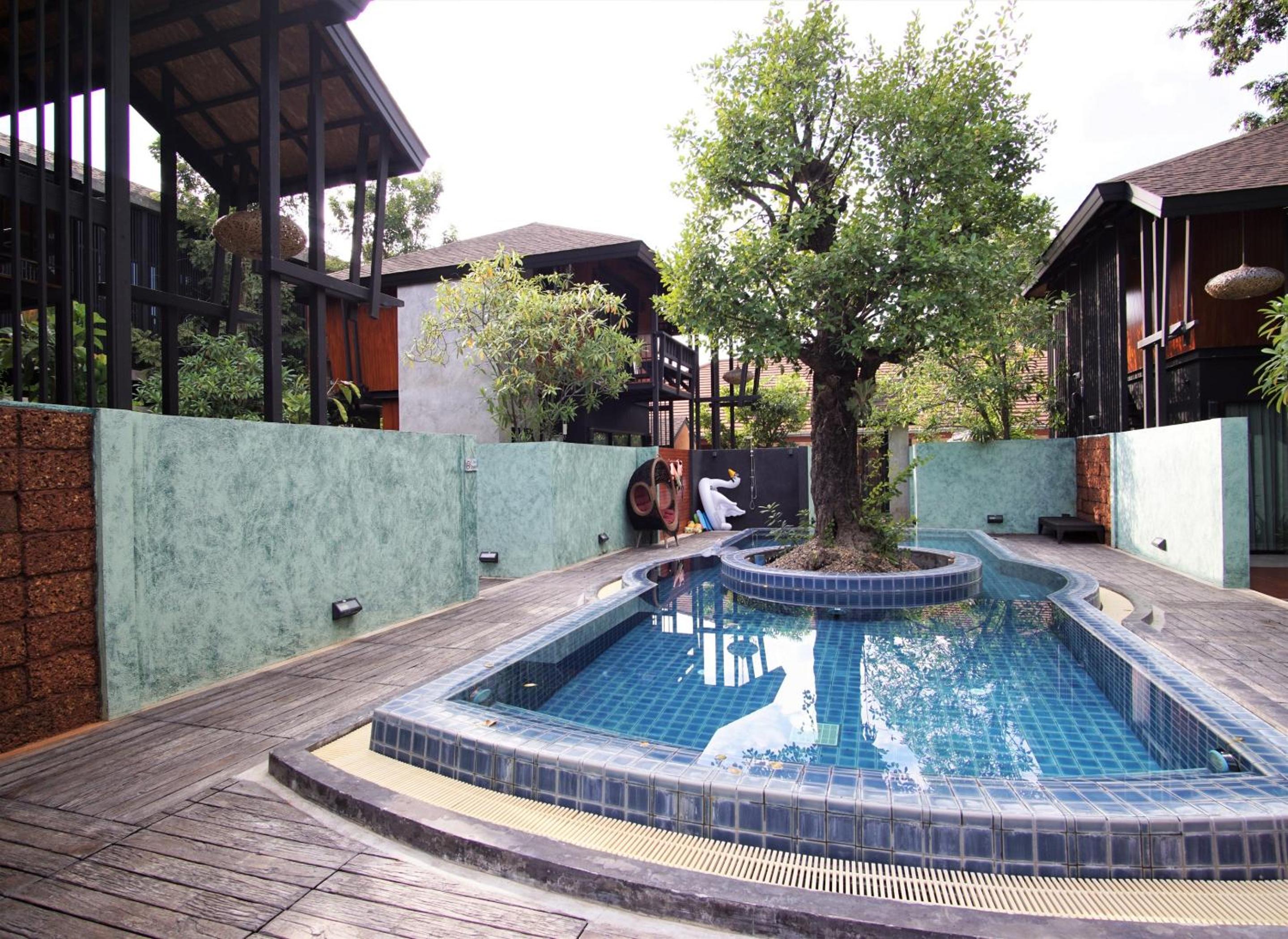 At Leaf Villa