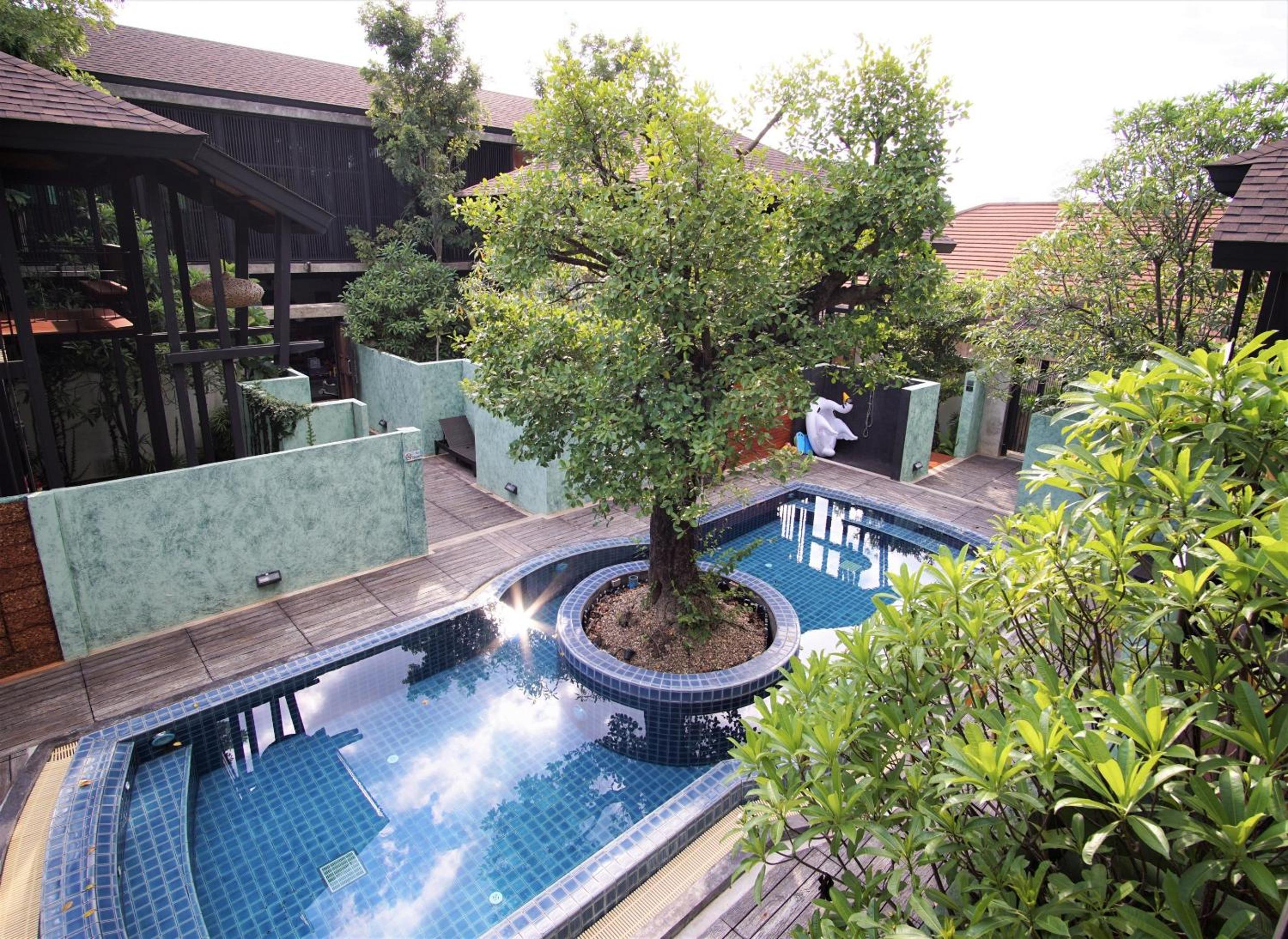 At Leaf Villa