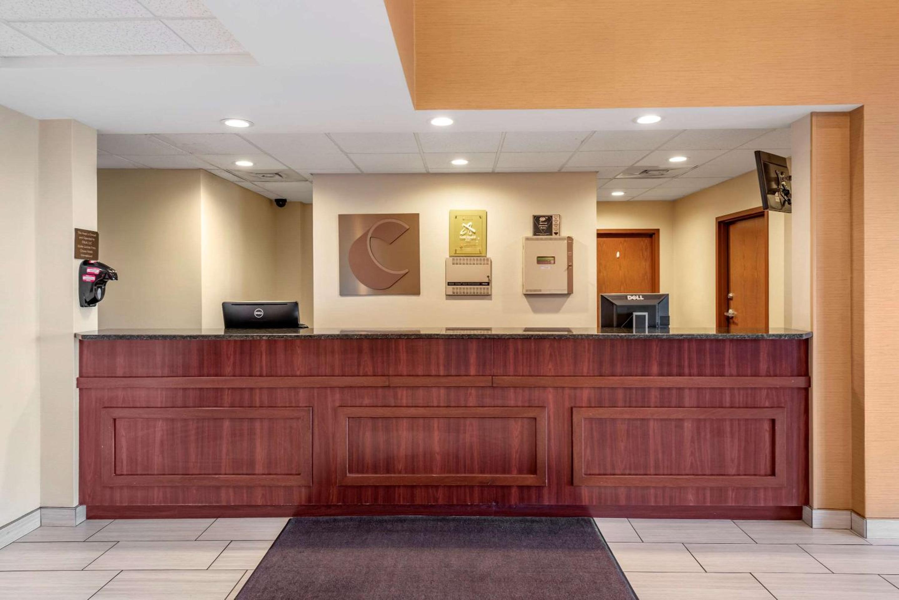 Morehead Vacations - Comfort Inn  Suites - Property Image 1