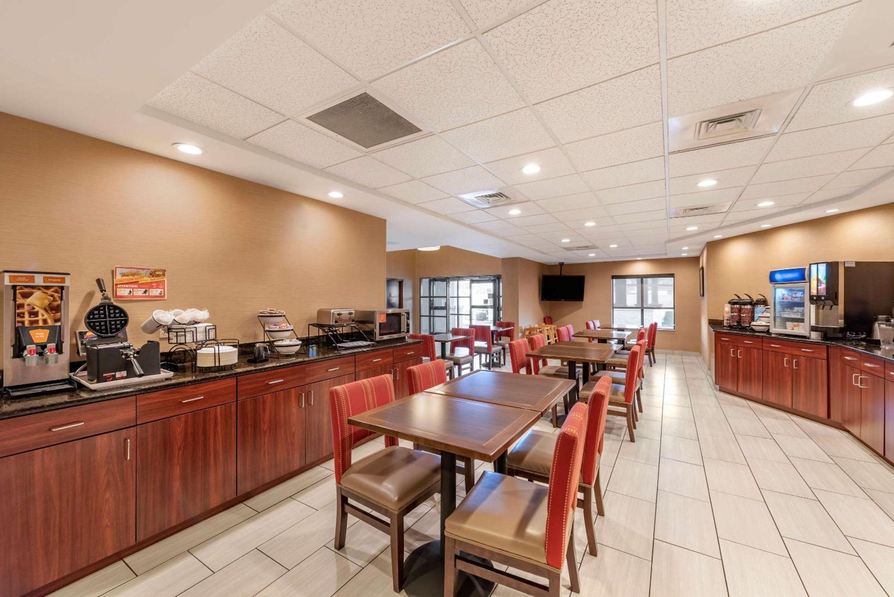 Morehead Vacations - Comfort Inn  Suites - Property Image 5