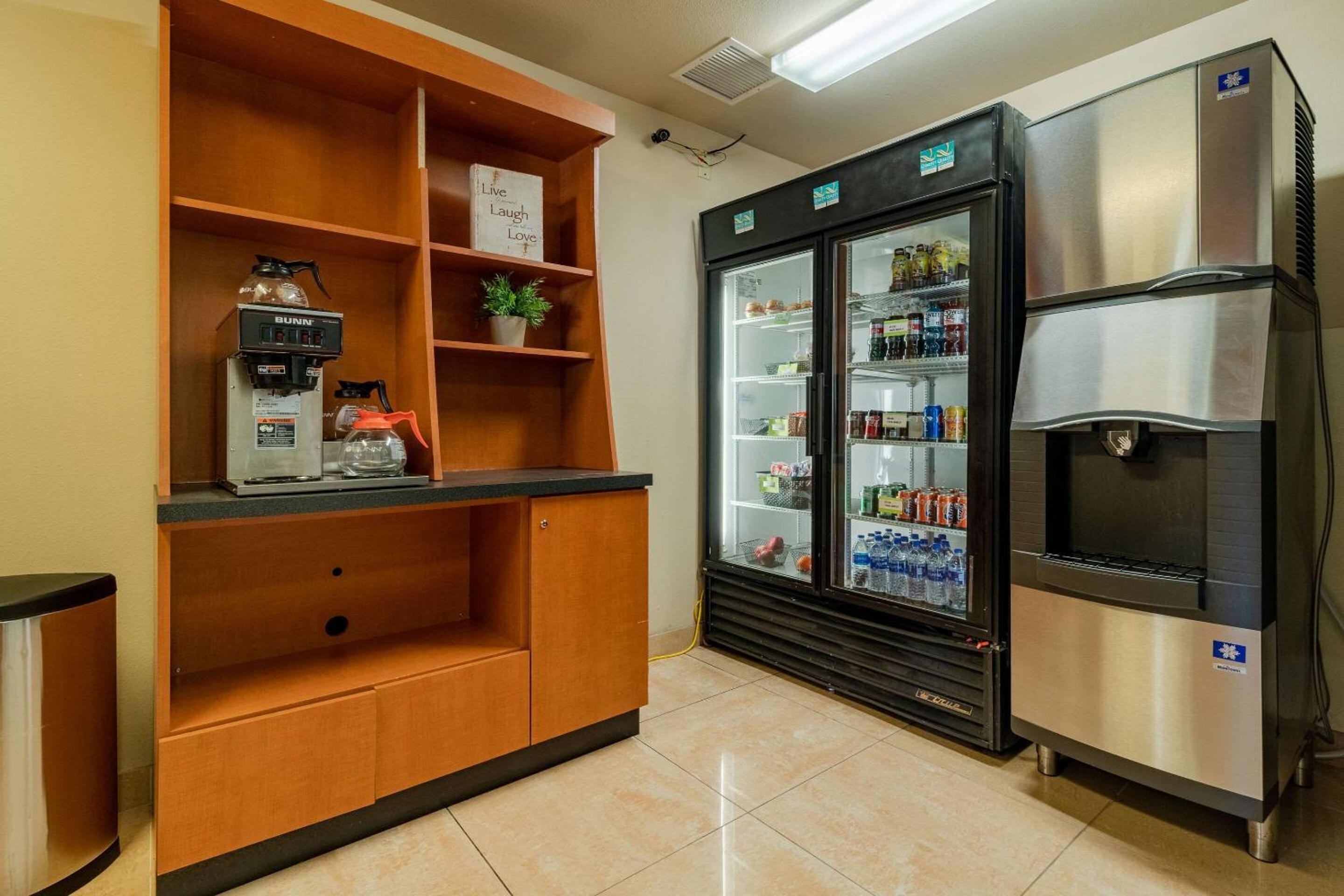 Holiday Inn Express & Suites Englewood - Denver South by IHG view 4
