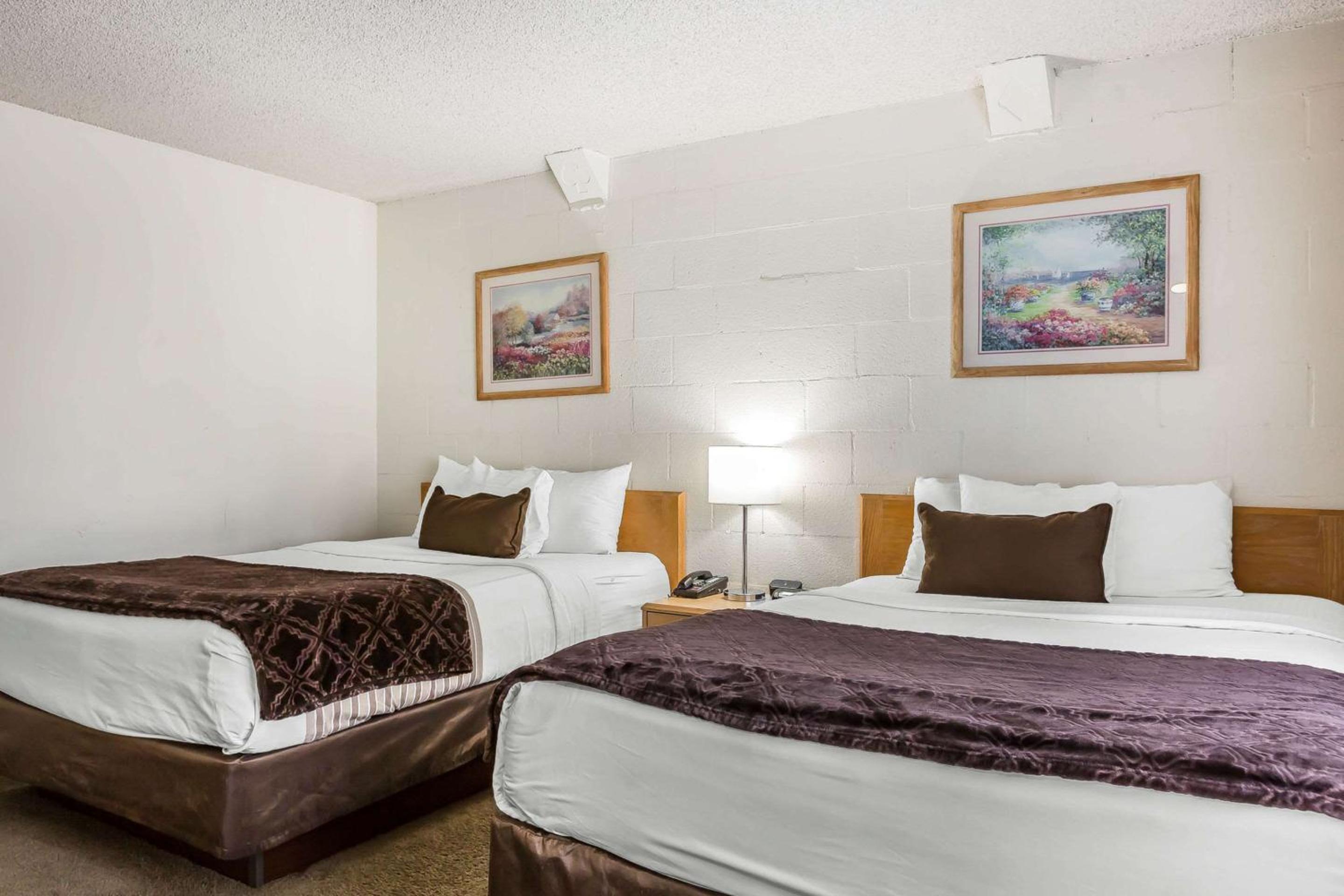 Econo Lodge Lake Elsinore Casino - Property Image 24