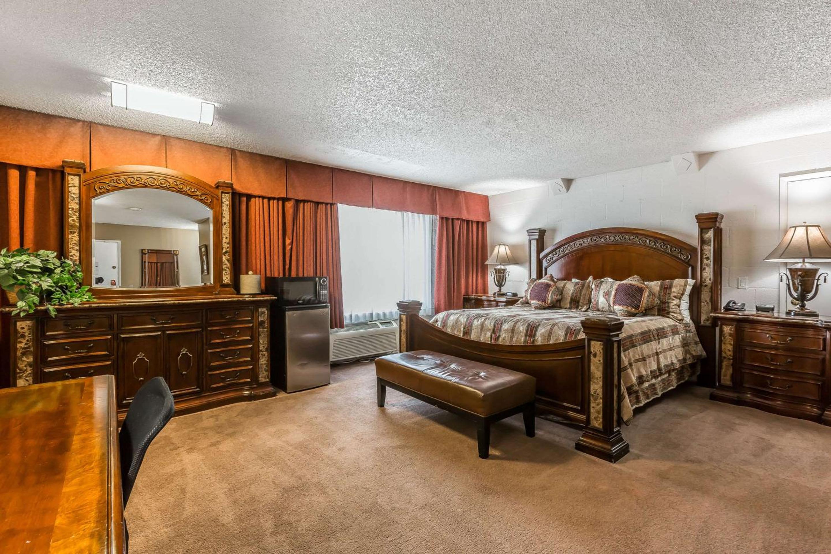 Econo Lodge Lake Elsinore Casino - Property Image 28