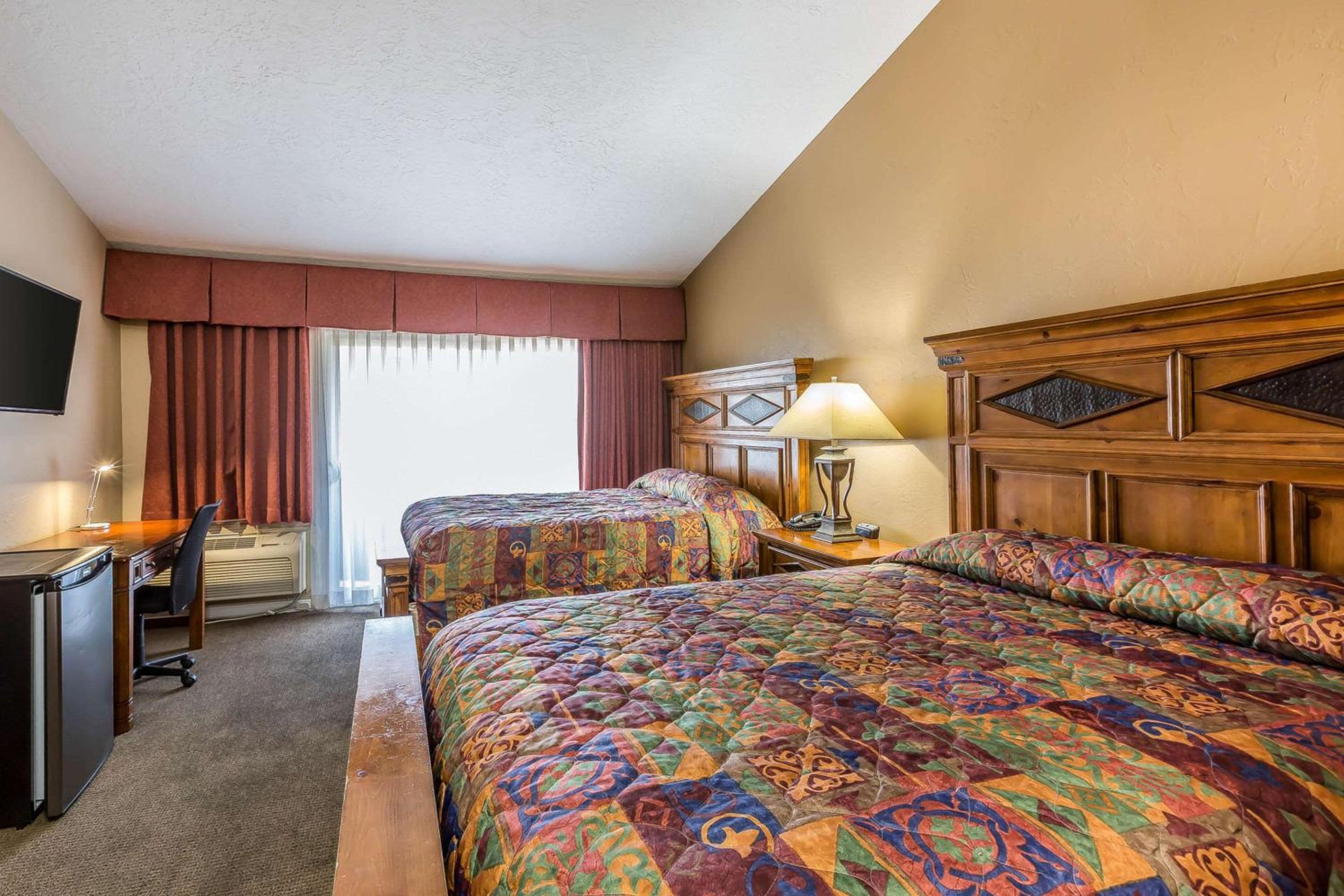 Econo Lodge Lake Elsinore Casino - Property Image 32
