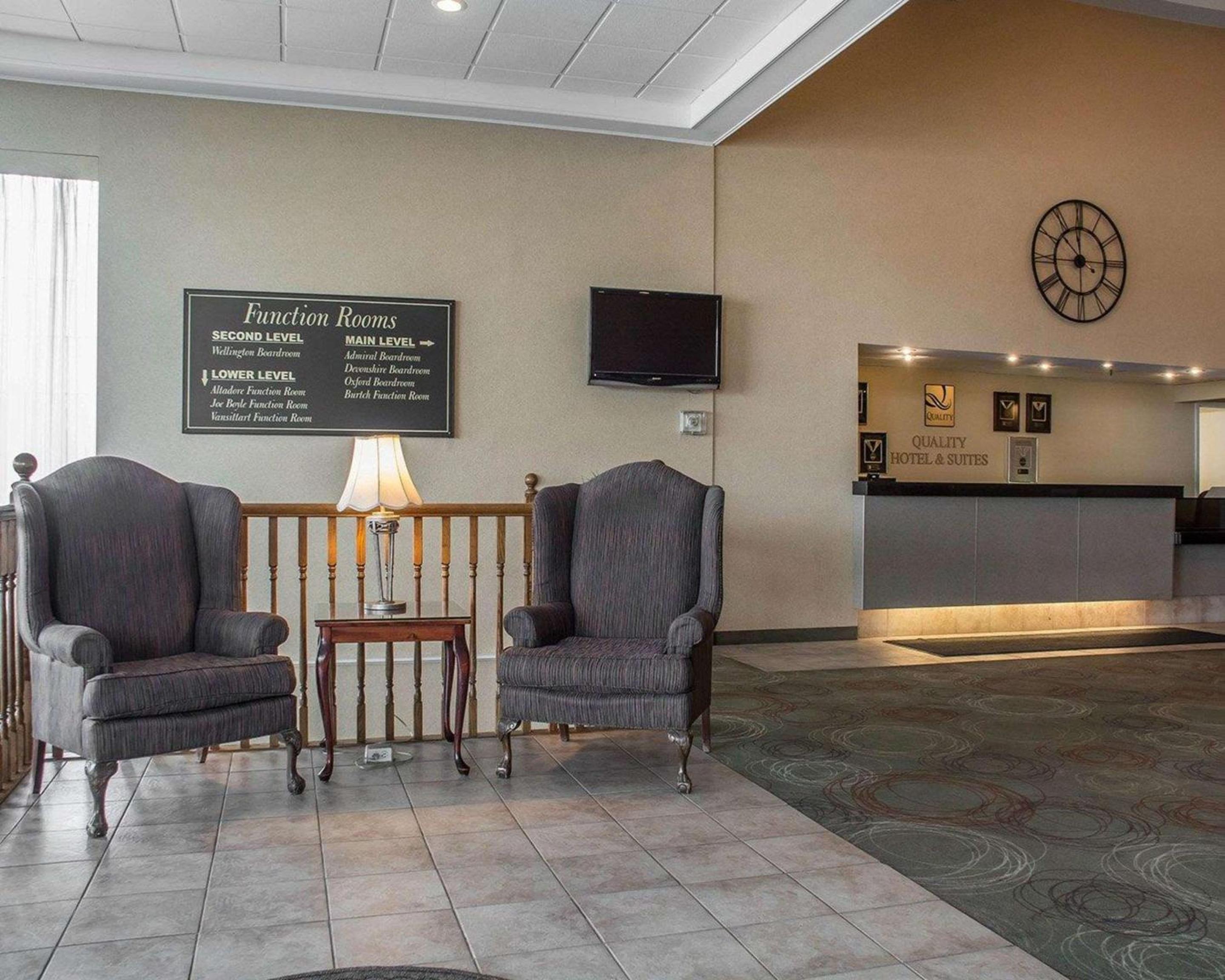 Woodstock Vacations - Quality Hotel  Suites Woodstock - Property Image 3