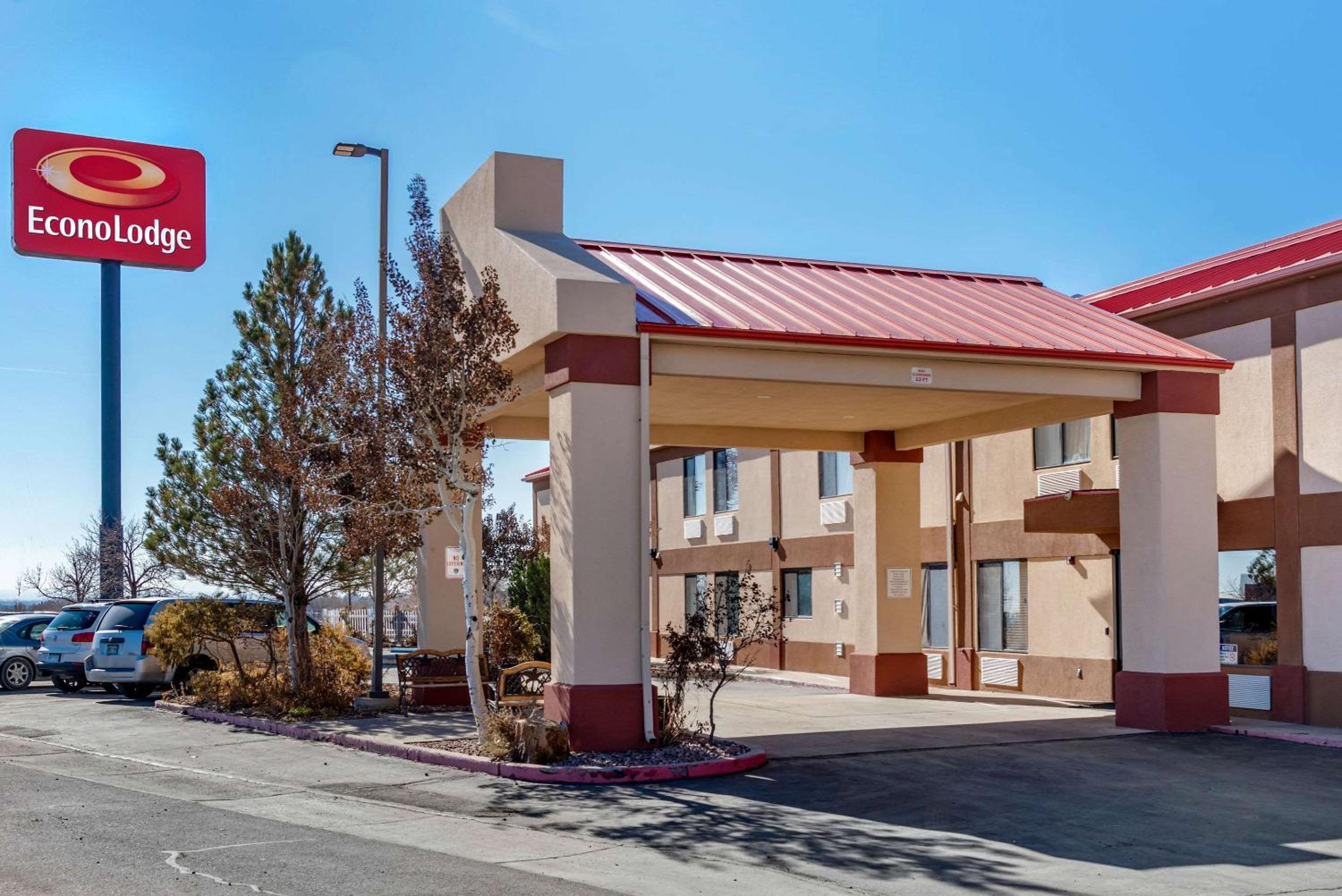 Hotel Econo Lodge - Image 1