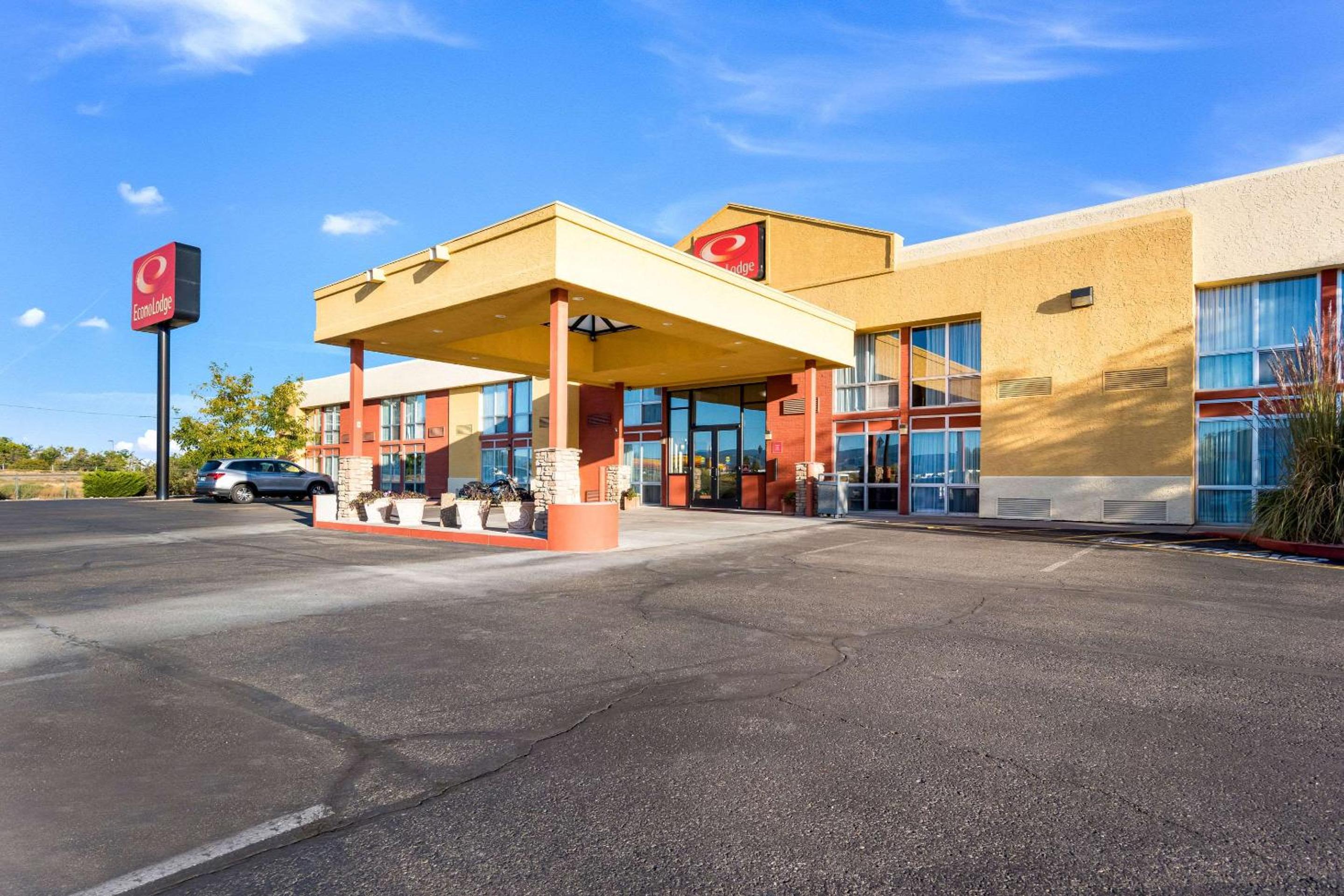 Econo Lodge Grand Junction North view 3