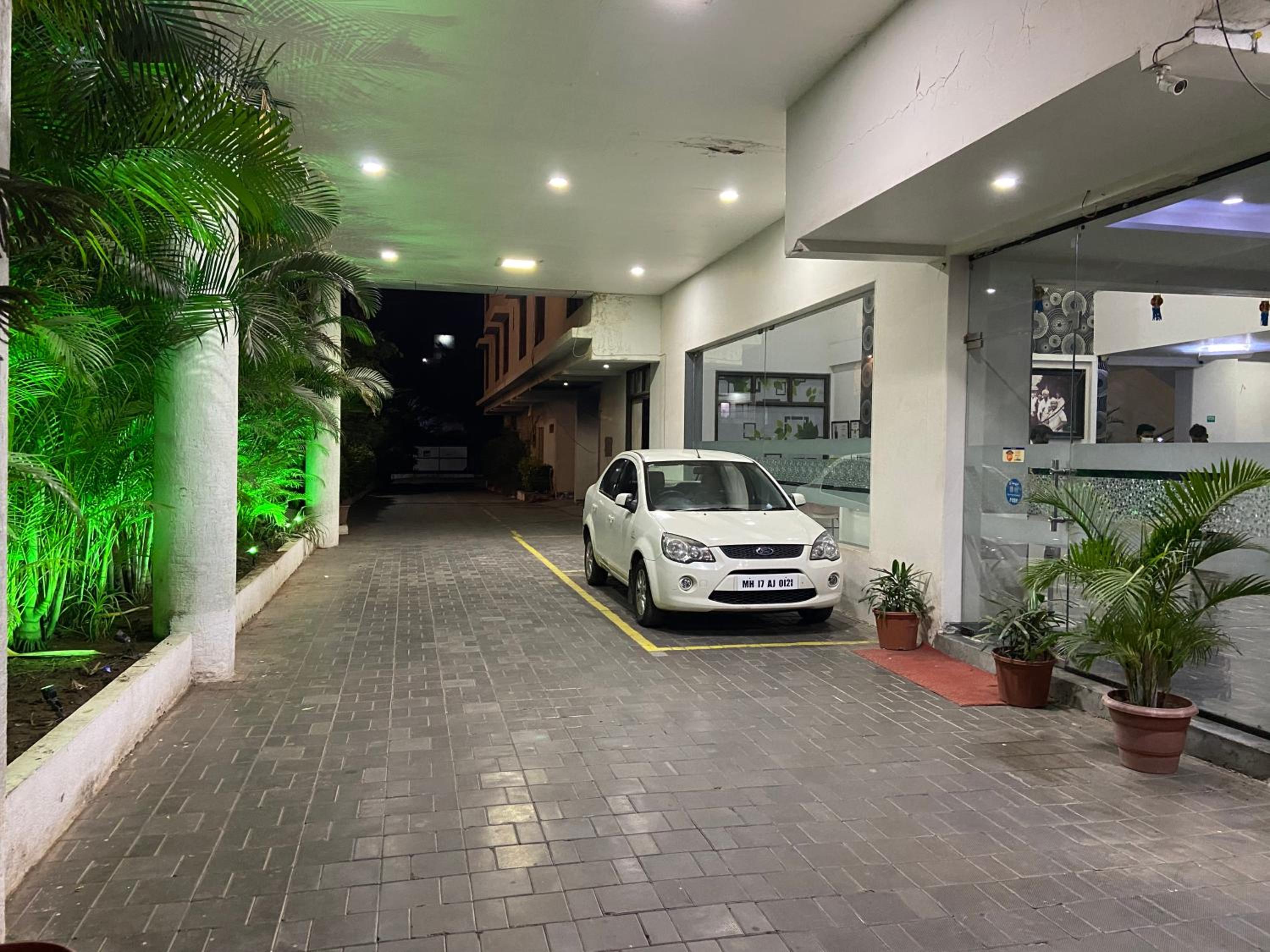 Shirdi Vacations - Hotel Sai Bansi - Property Image 9