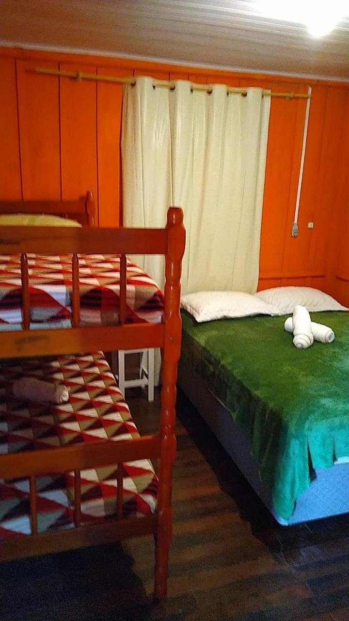 Casa 3 quartos perto da praia e Beto Carrero