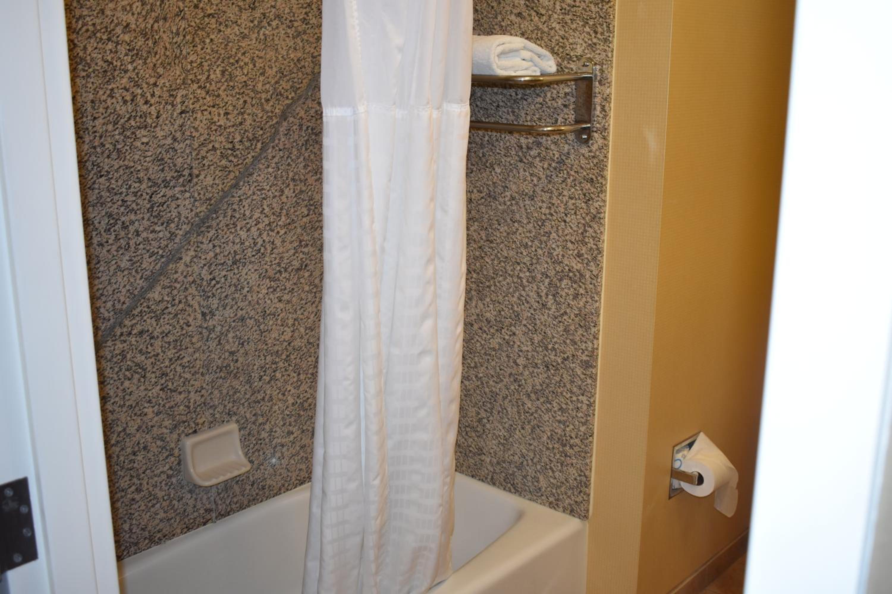 Blythe Vacations - Comfort Suites - Property Image 20