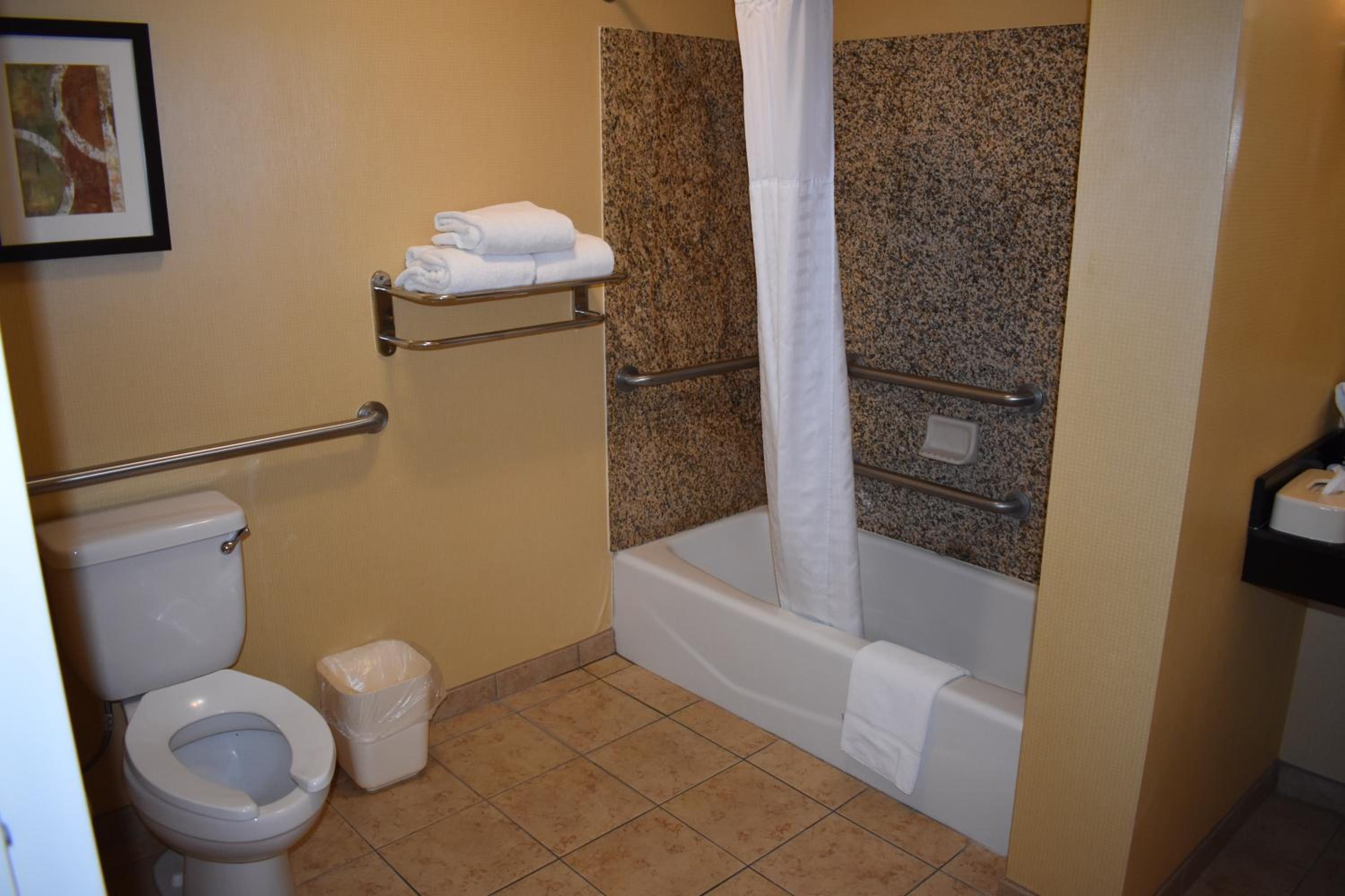 Blythe Vacations - Comfort Suites - Property Image 19